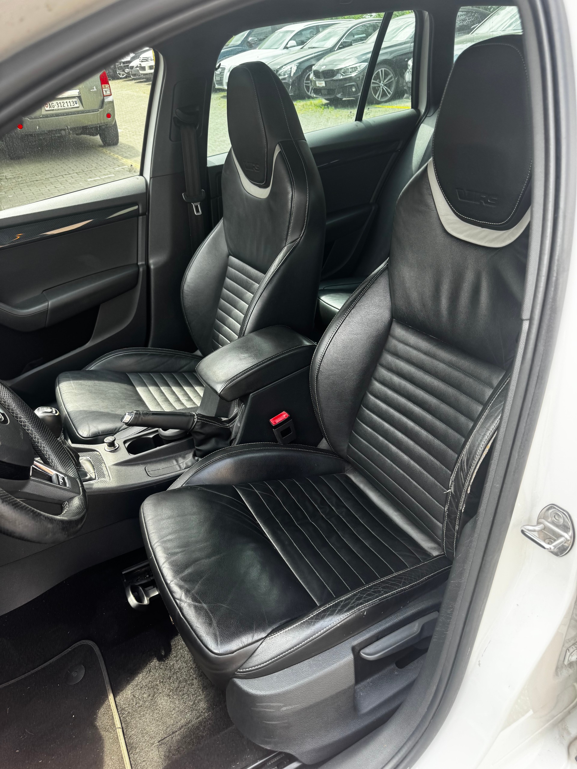 SKODA Octavia Combi 2.0 TSI RS-image-6