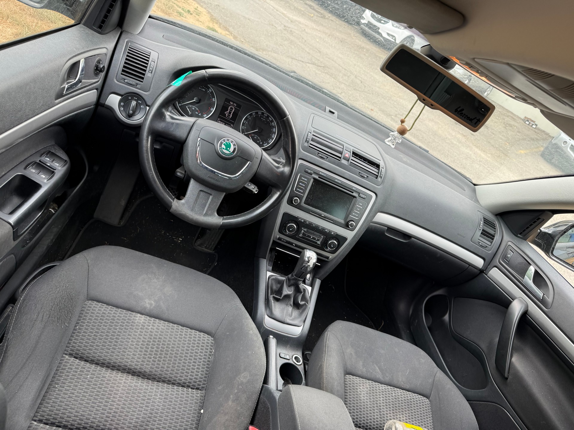 SKODA Octavia Combi 1.8 TSI Laurin & Klement DSG-image-6