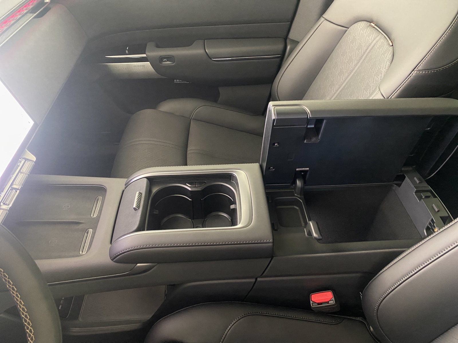 ZEEKR 7X 100kWh Privilege AWD Cockpit/Comfort Paket-image-15