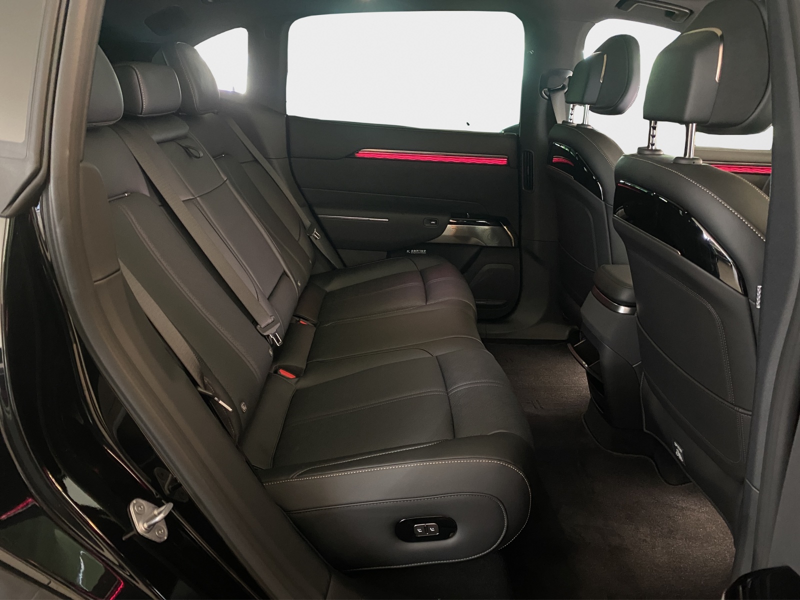 ZEEKR 7X 100kWh Privilege AWD Cockpit/Comfort Paket-image-18