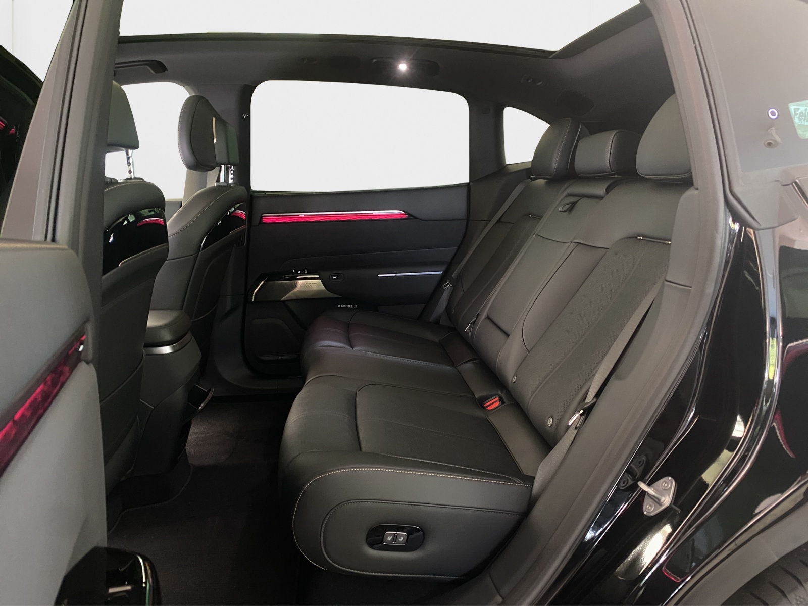 ZEEKR 7X 100kWh Privilege AWD Cockpit/Comfort Paket-image-17