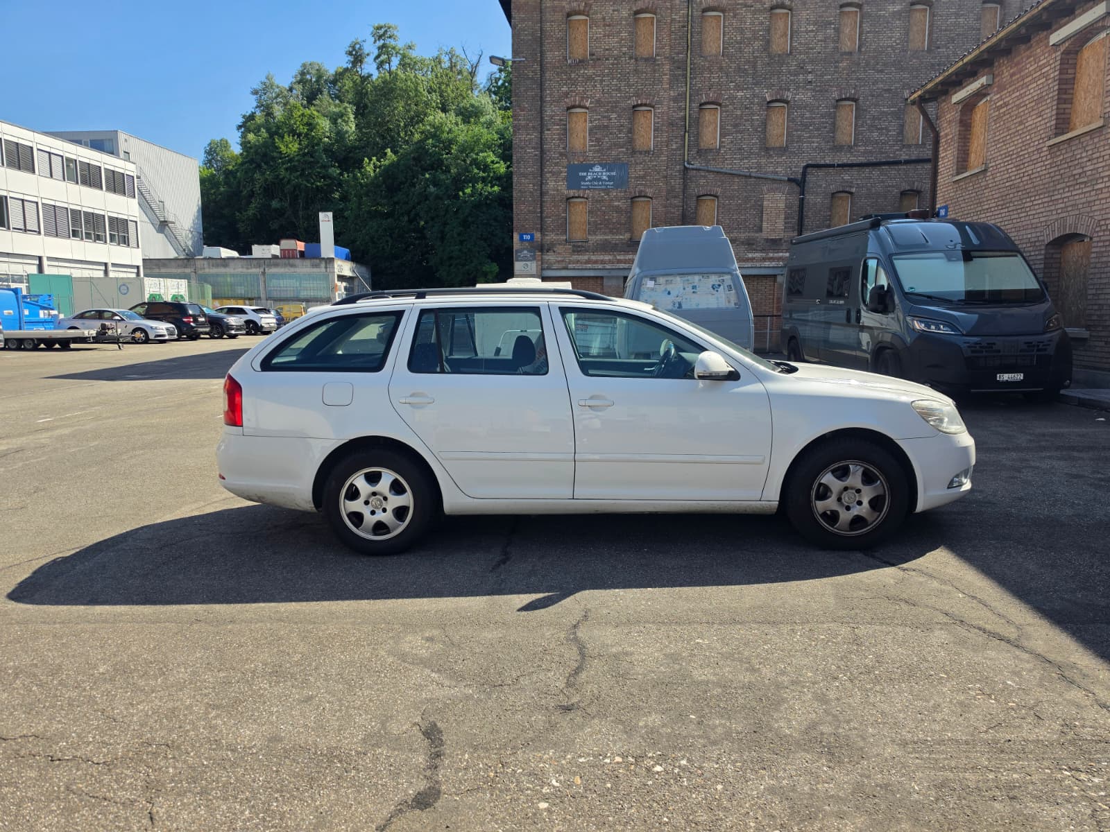 SKODA Octavia Combi 1.6 TDI Ambition DSG-image-6