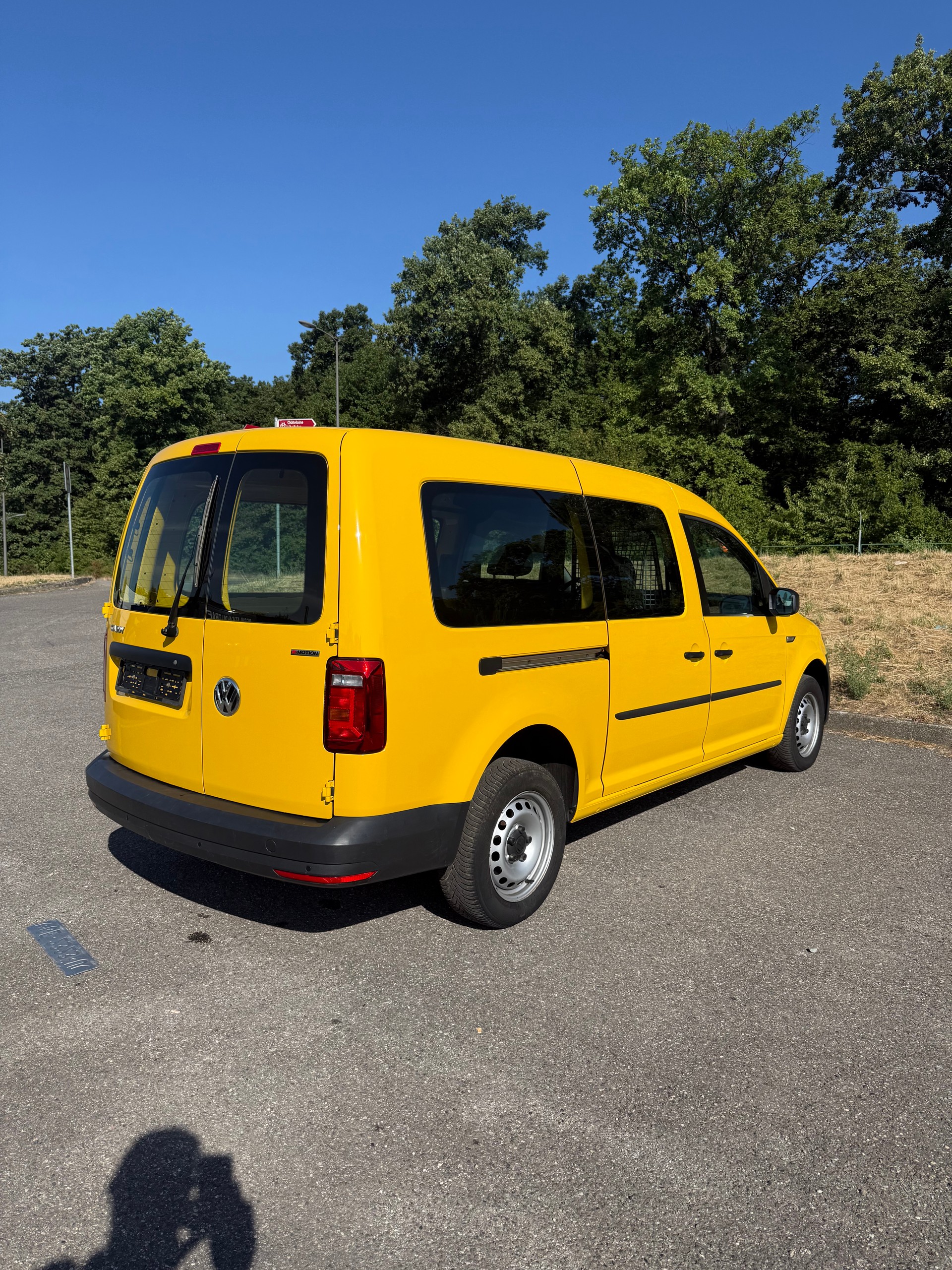 VW Caddy Maxi 2.0TDI 4Motion BlueMotion Technology-image-5