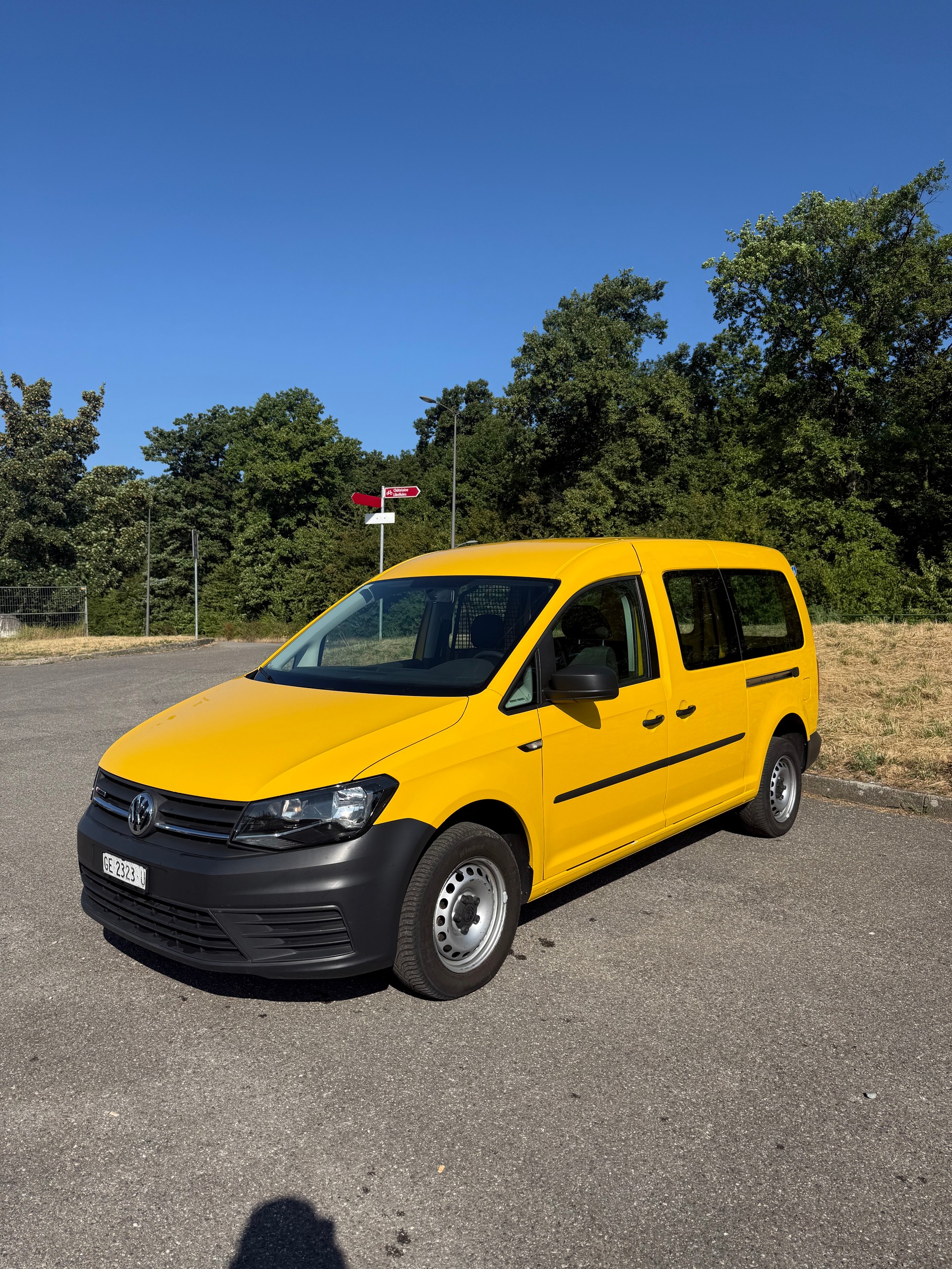 VW Caddy Maxi 2.0TDI 4Motion BlueMotion Technology-image-0