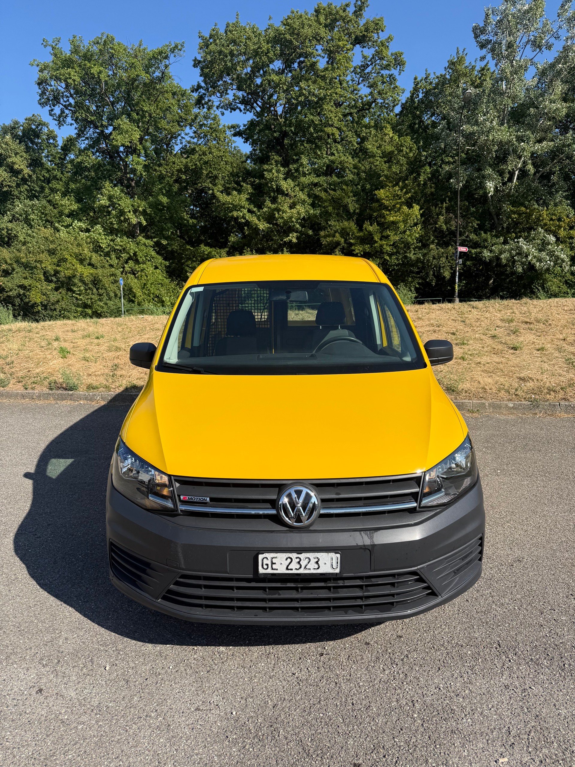 VW Caddy Maxi 2.0TDI 4Motion BlueMotion Technology-image-2