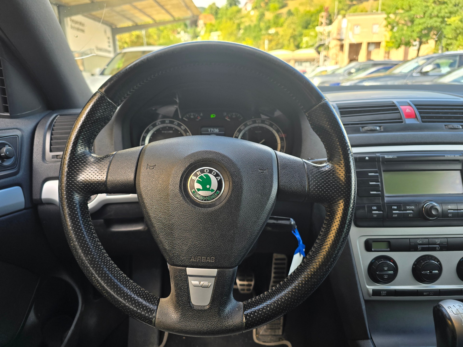 SKODA Octavia 2.0 TDI RS-image-11