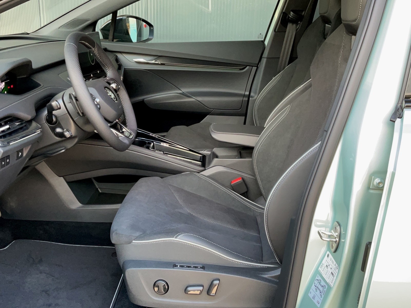 SKODA Enyaq iV 80x SportLine-image-9