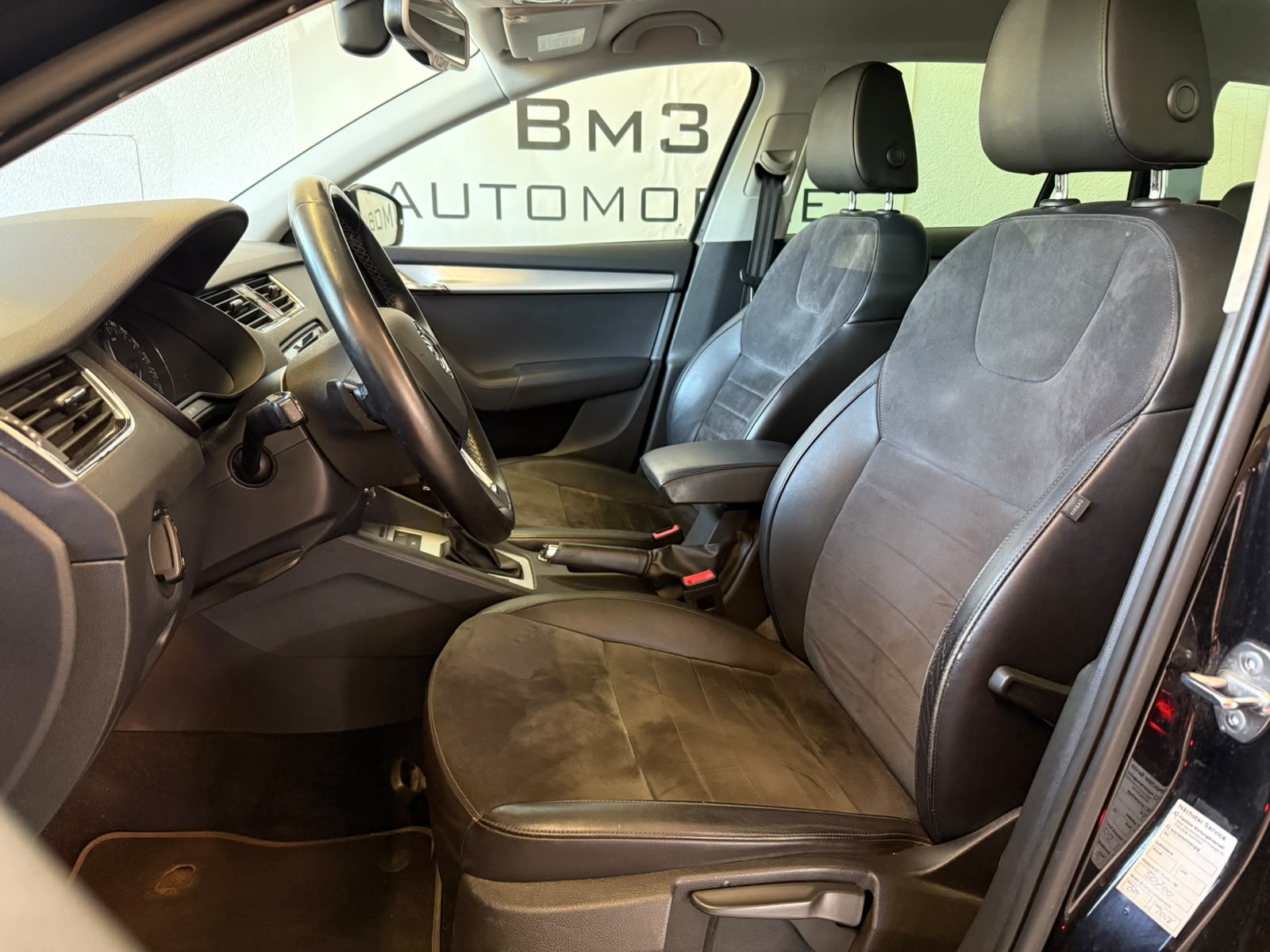 SKODA Octavia Combi 1.8 TSI Ambition 4x4 DSG-image-7