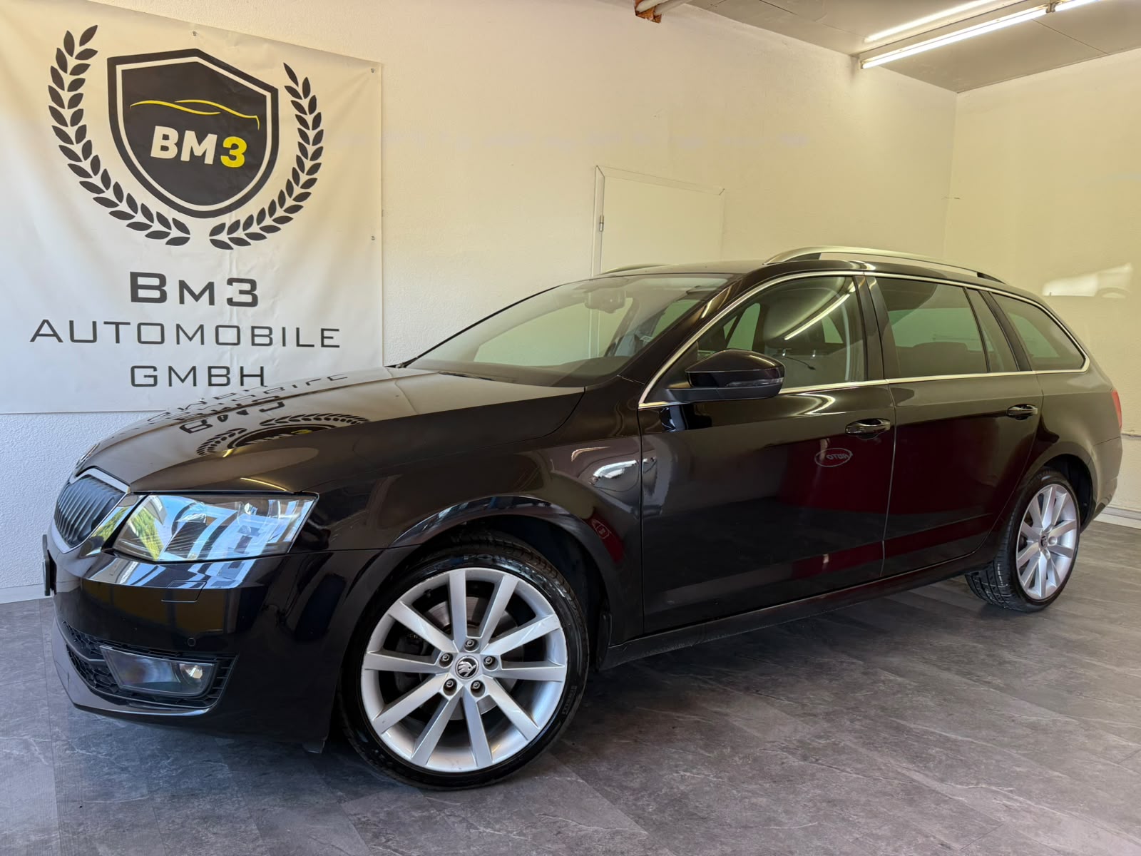 SKODA Octavia Combi 1.8 TSI Ambition 4x4 DSG-image-1