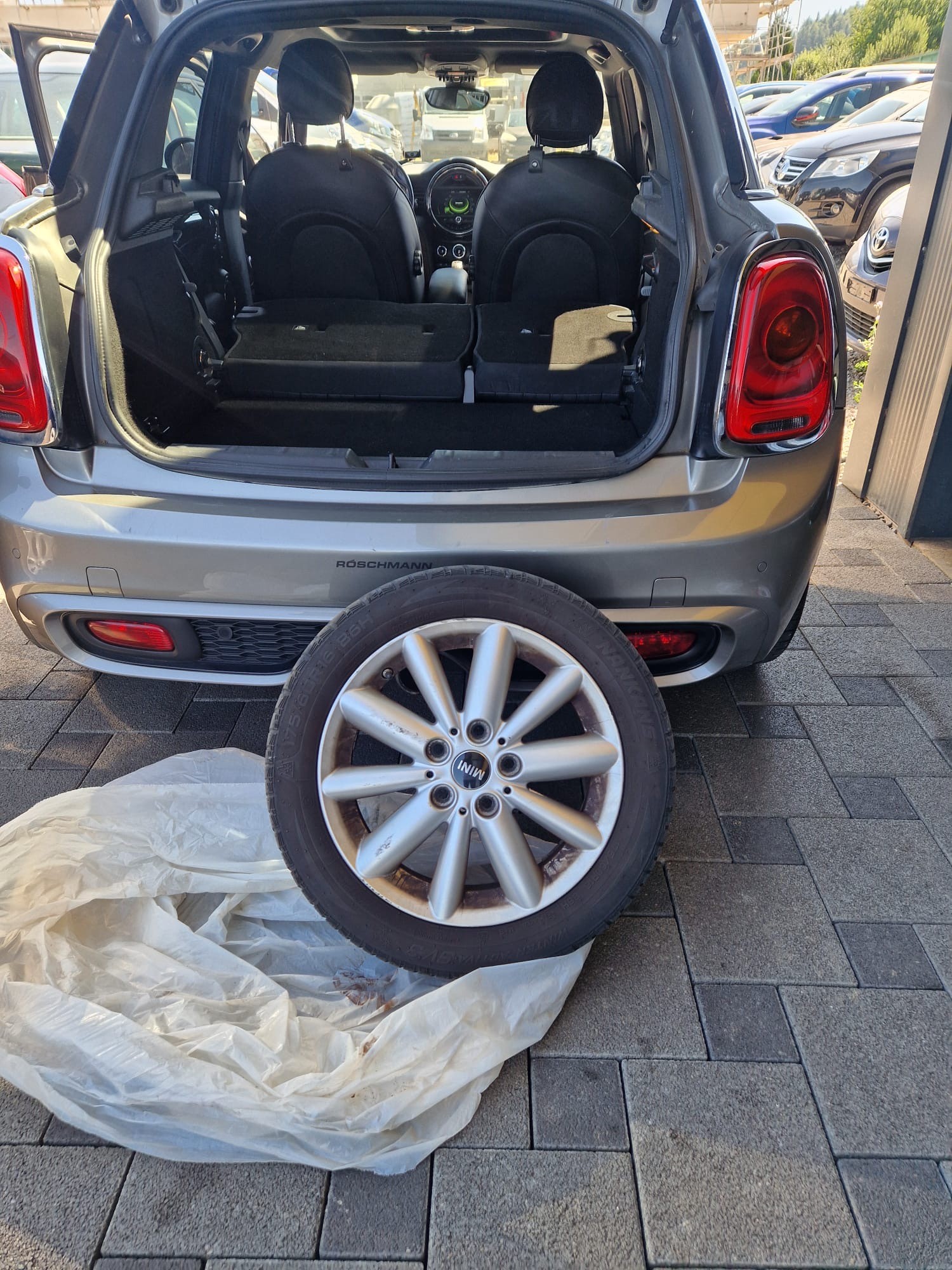 MINI Cooper SD Trafalgar Steptronic-image-12