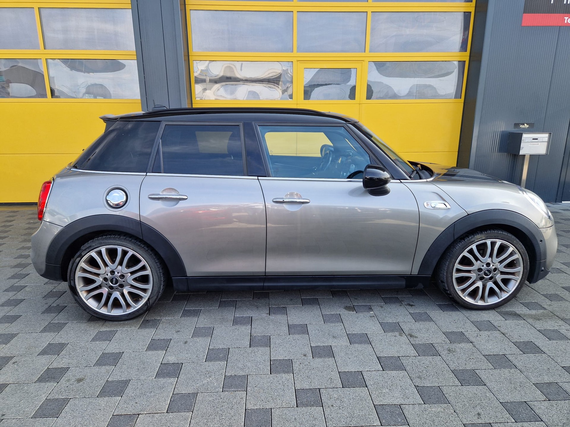 MINI Cooper SD Trafalgar Steptronic-image-6