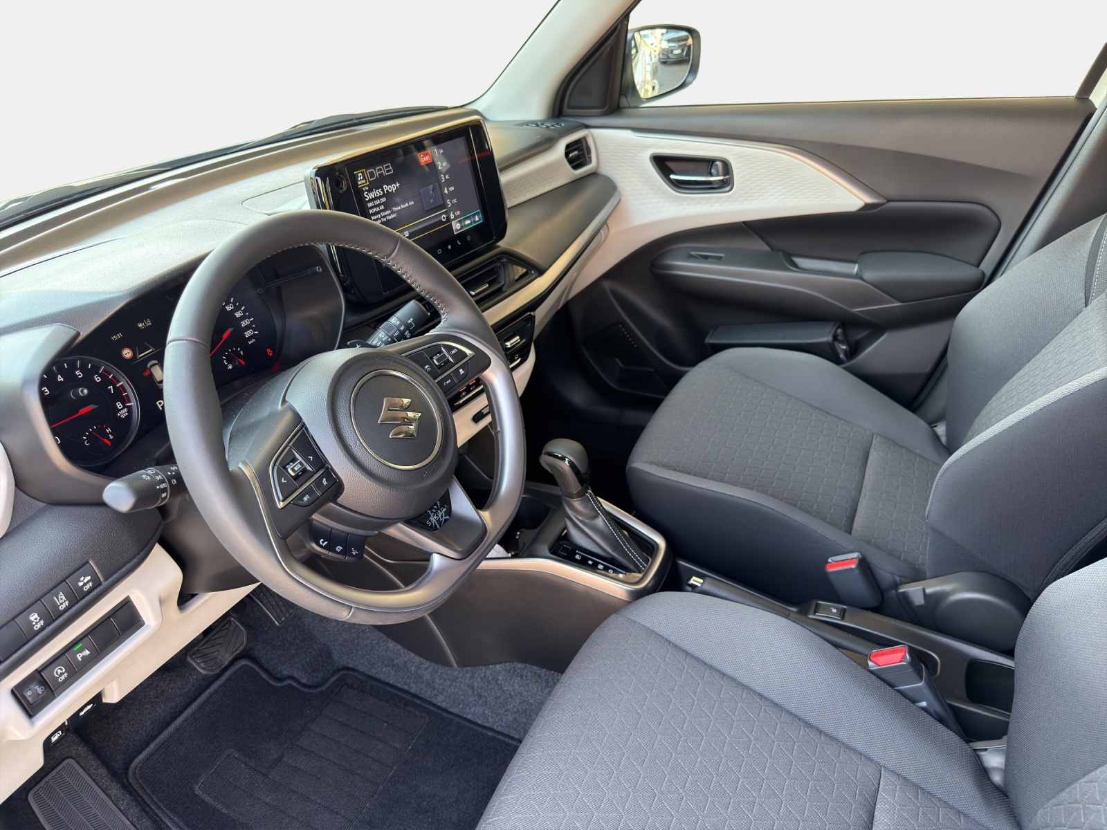 SUZUKI Swift 1.2/82 Sakura Top Hybrid-image-9