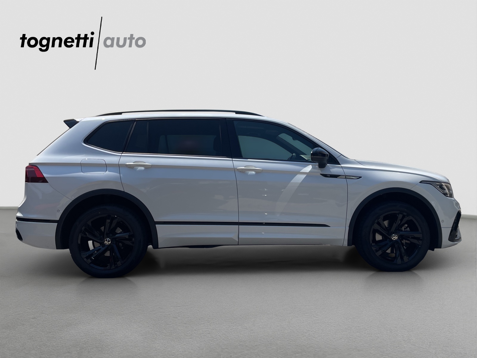 VW Tiguan Allspace 2.0 TDI SCR R-Line 4Motion DSG-image-2