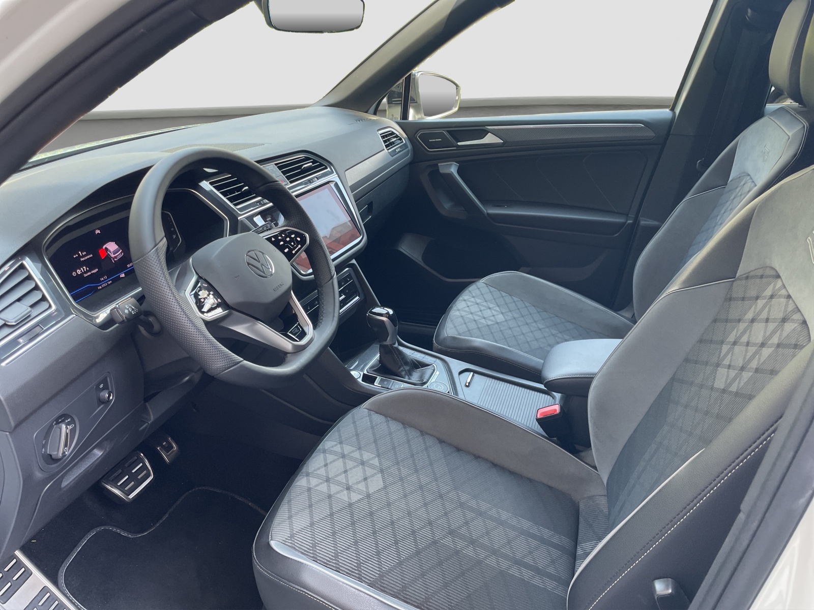 VW Tiguan Allspace 2.0 TDI SCR R-Line 4Motion DSG-image-7