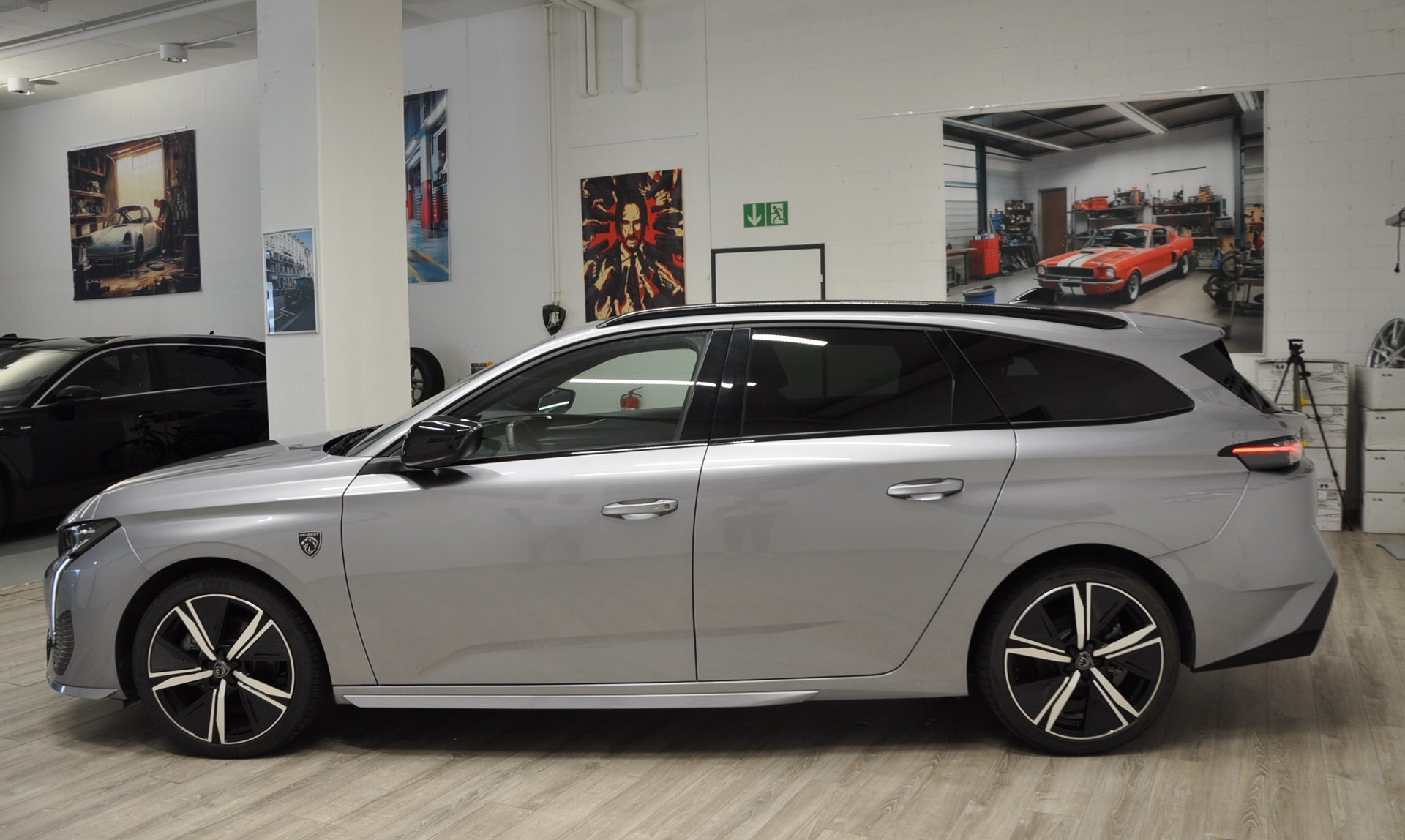 PEUGEOT 308 SW 1.2 HEV 136 GT-image-3