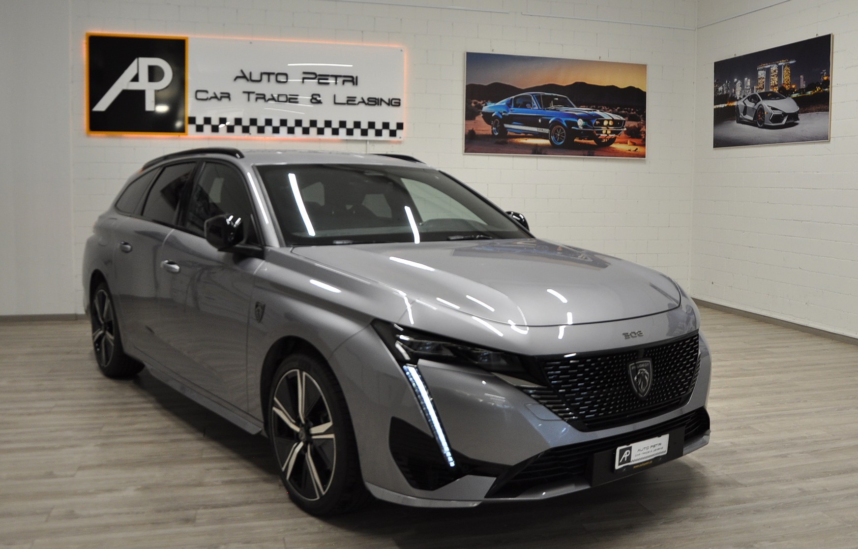 PEUGEOT 308 SW 1.2 HEV 136 GT-image-6