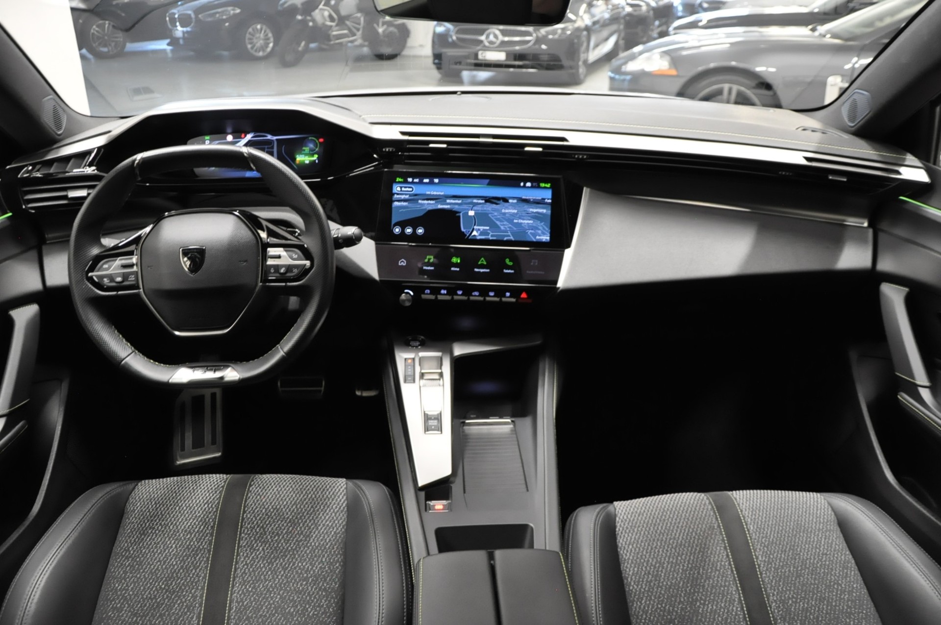 PEUGEOT 308 SW 1.2 HEV 136 GT-image-16