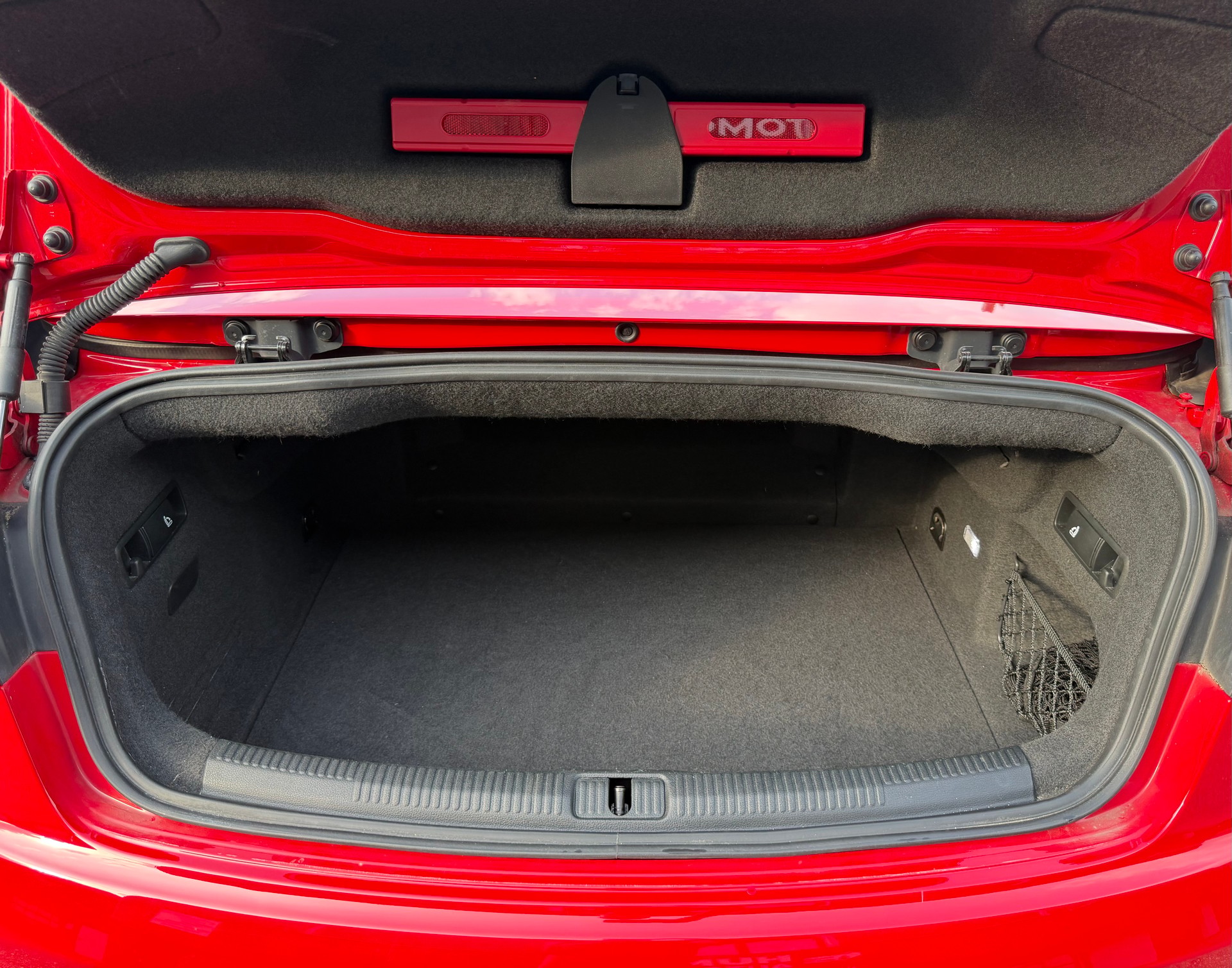 AUDI S3 Cabriolet 2.0 TFSI quattro S-tronic-image-11