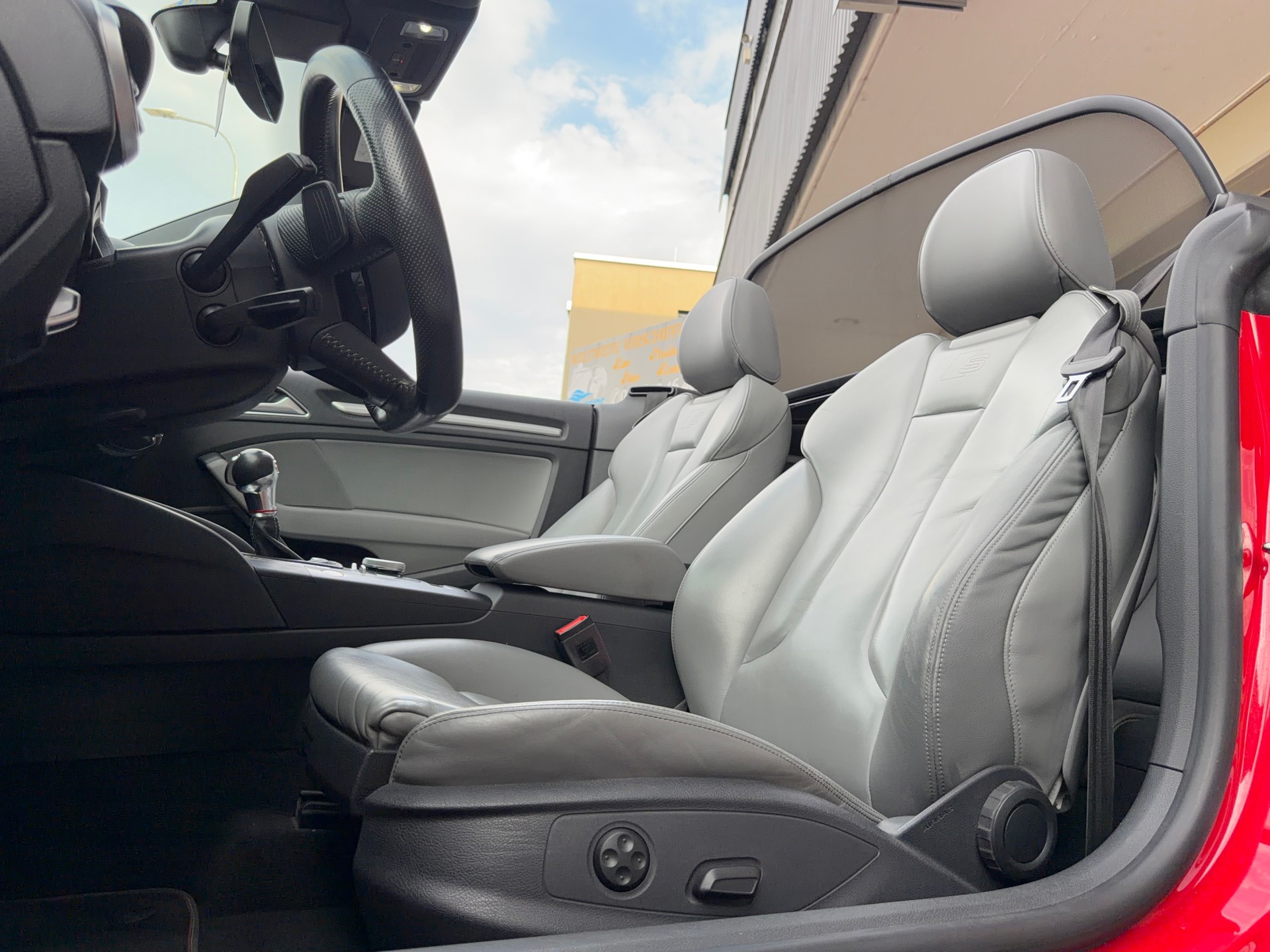 AUDI S3 Cabriolet 2.0 TFSI quattro S-tronic-image-7