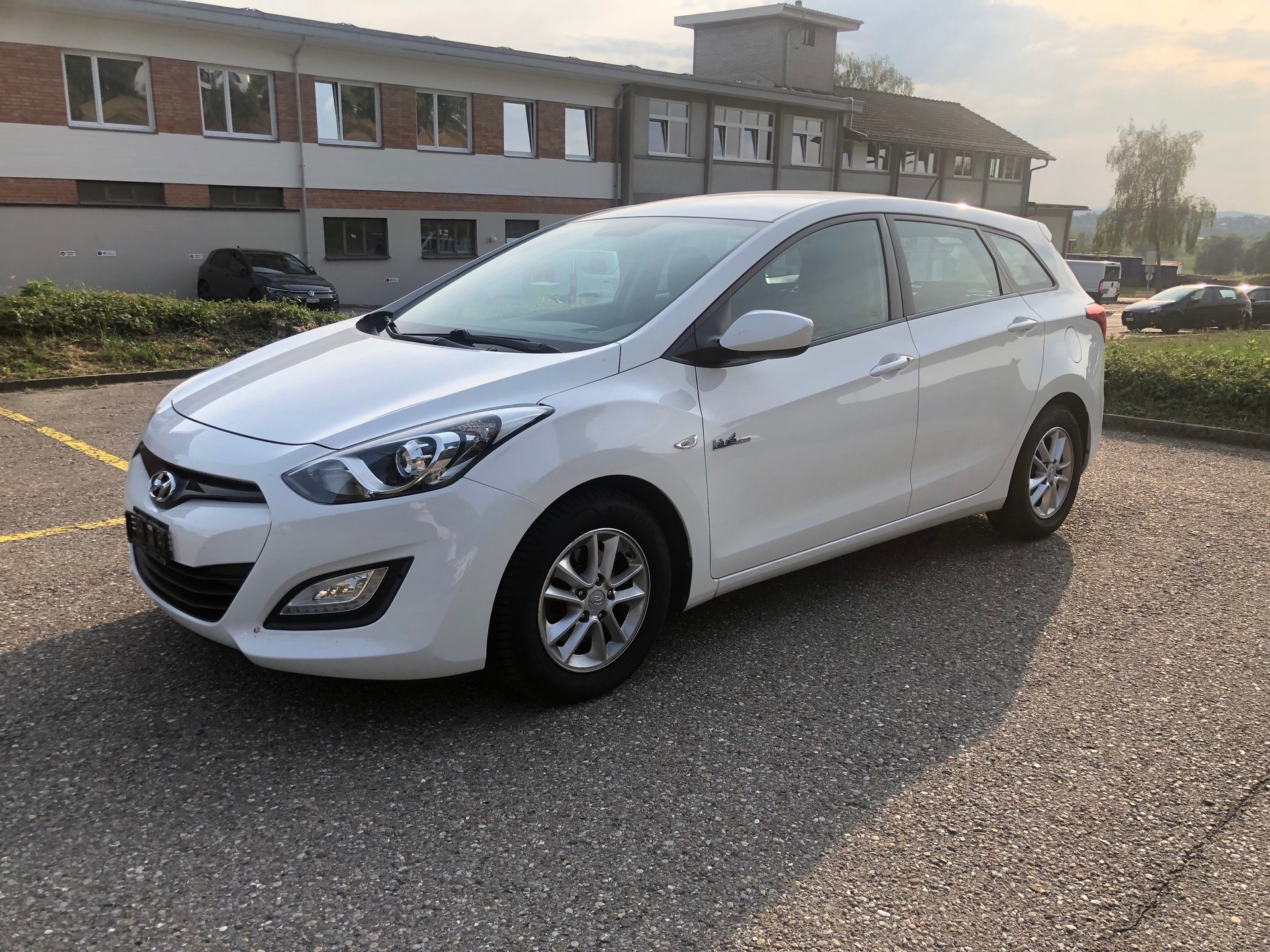 HYUNDAI i30 Wagon 1.6 GDI Style-image-1