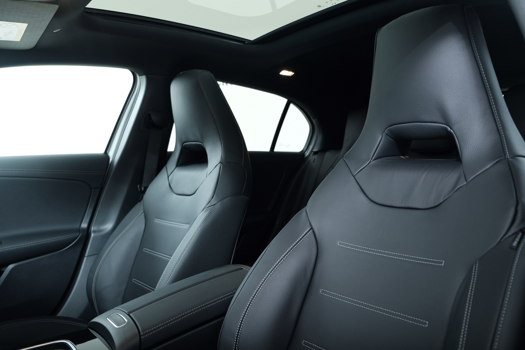 MERCEDES-BENZ A 250 4Matic 8G-DCT-image-10