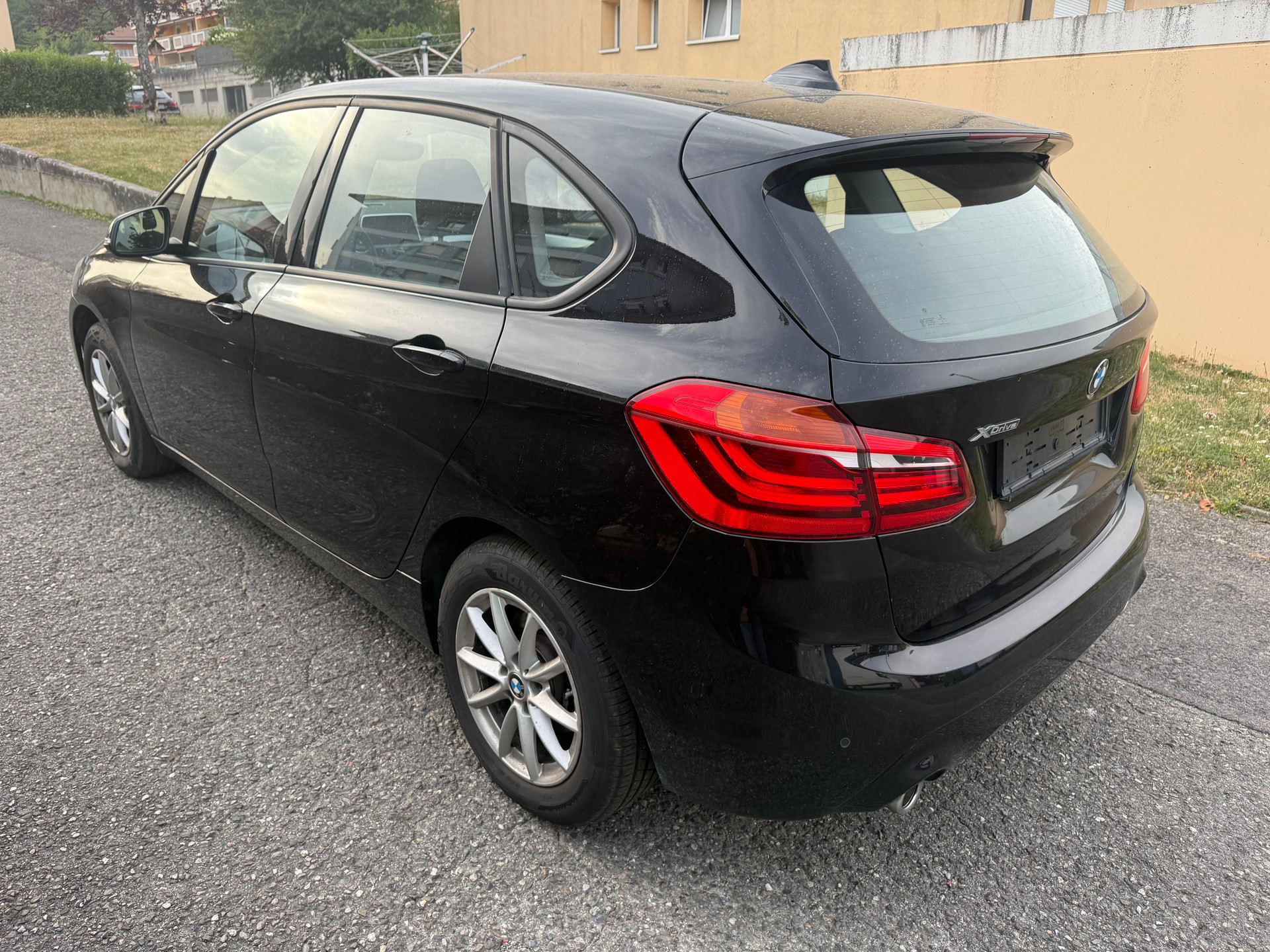 BMW 218d xDrive Active Tourer Steptronic-image-2
