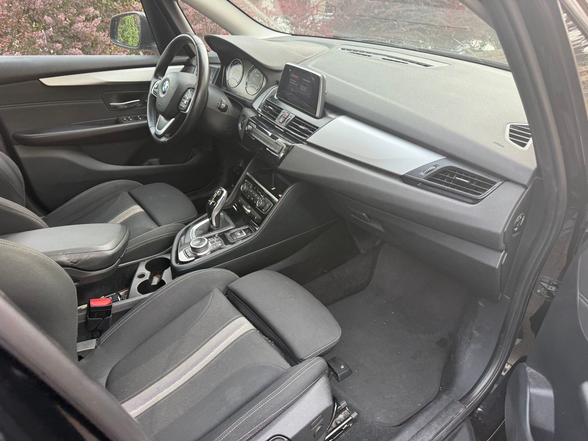 BMW 218d xDrive Active Tourer Steptronic-image-6