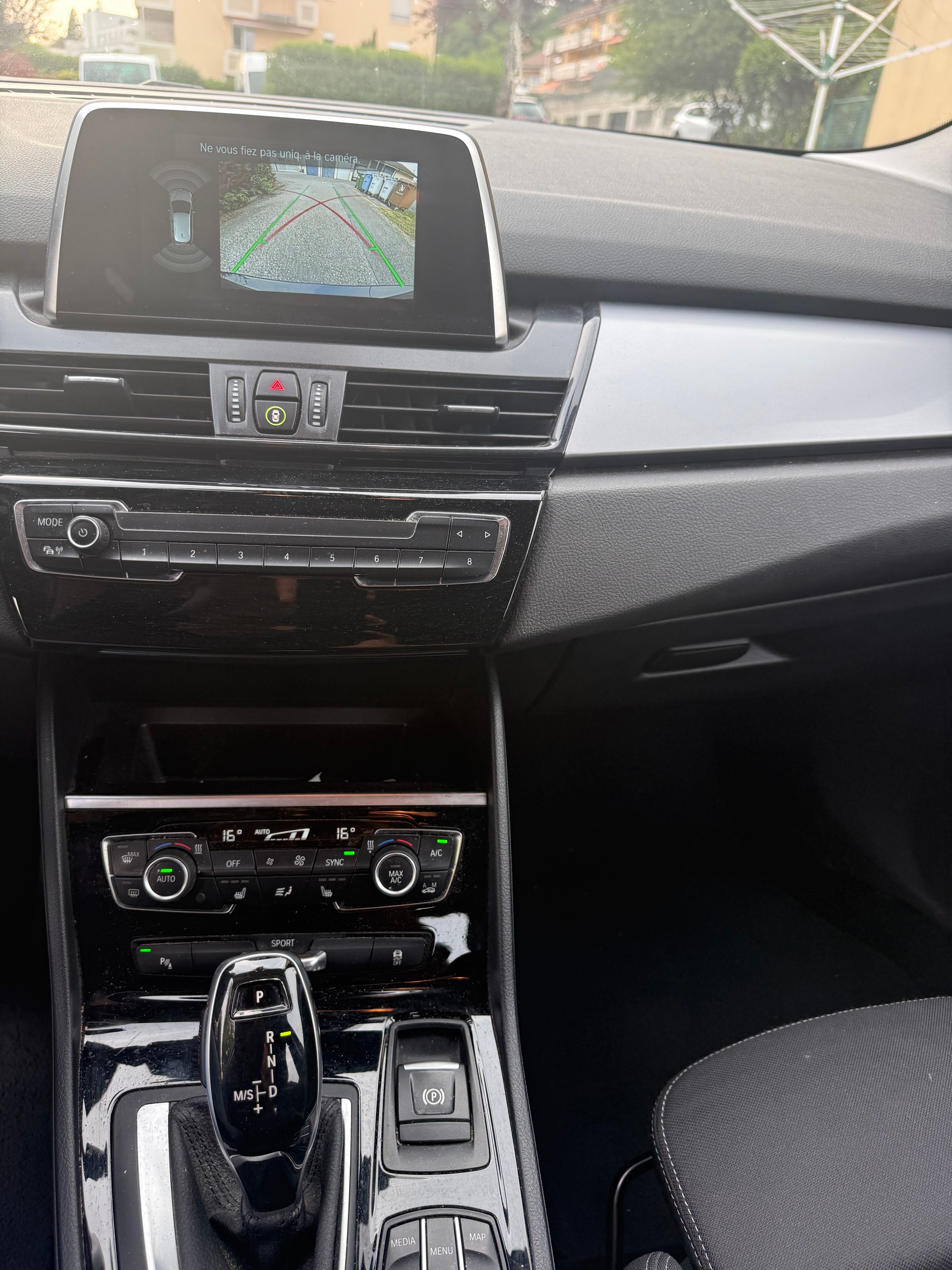 BMW 218d xDrive Active Tourer Steptronic-image-11