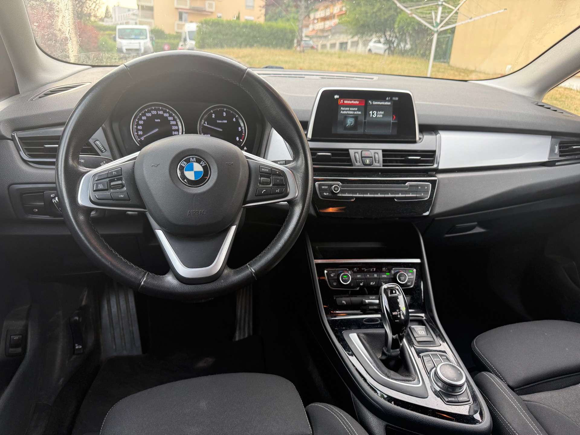 BMW 218d xDrive Active Tourer Steptronic-image-9
