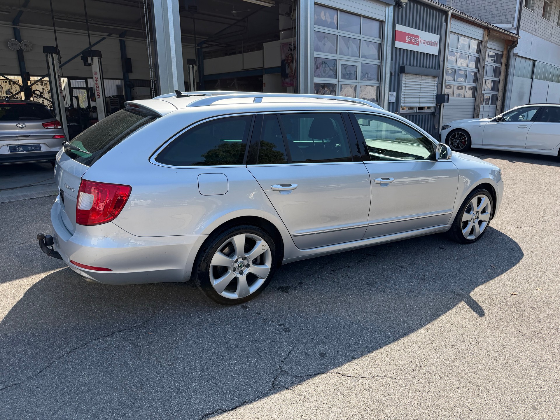 SKODA Superb Combi 3.6 FSI Ambition 4x4 DSG-image-4