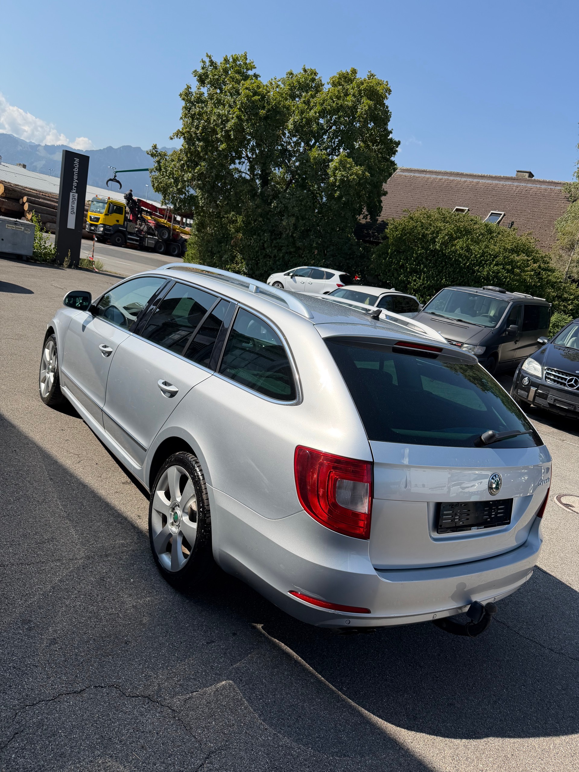 SKODA Superb Combi 3.6 FSI Ambition 4x4 DSG-image-1