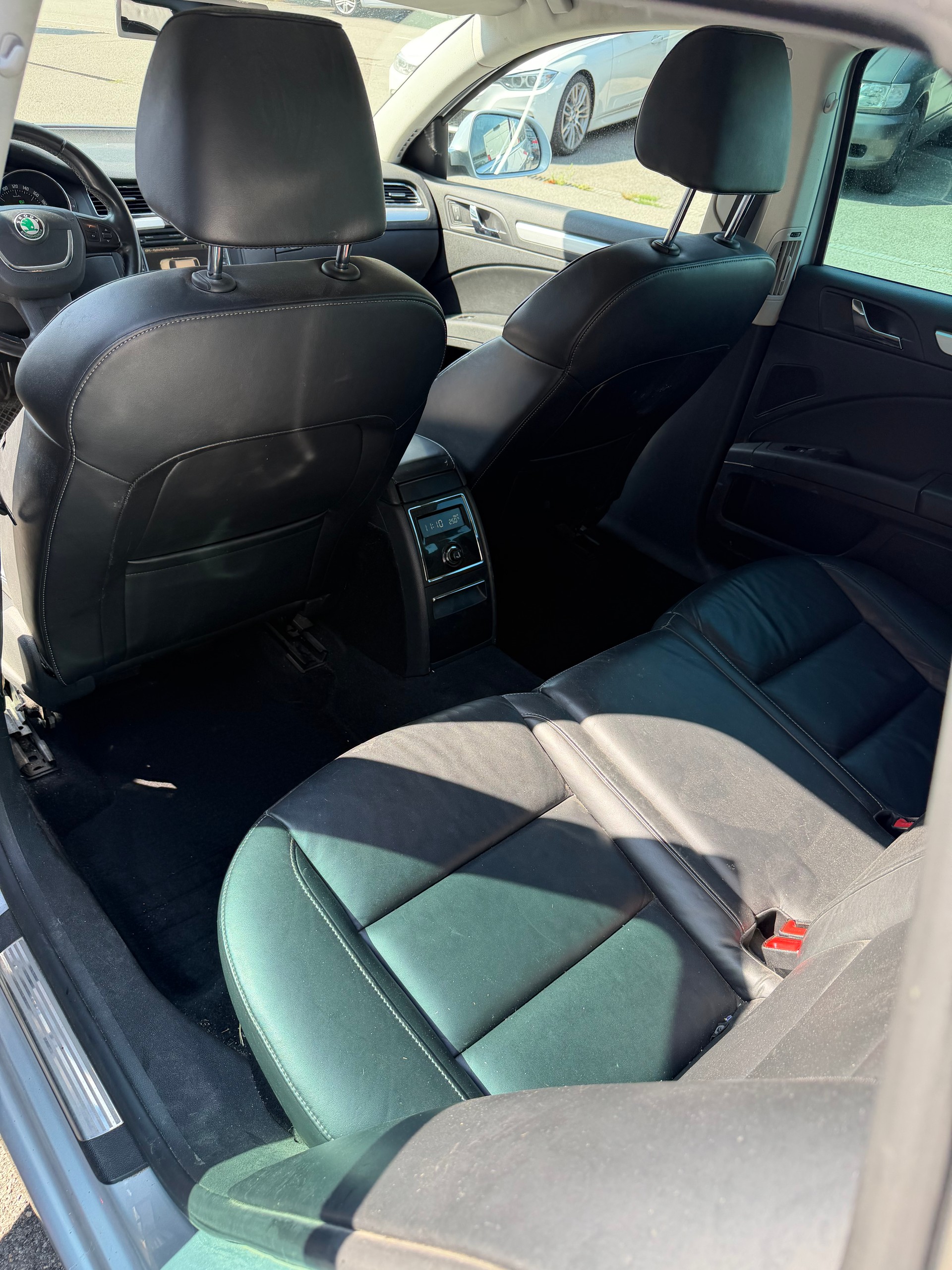 SKODA Superb Combi 3.6 FSI Ambition 4x4 DSG-image-7