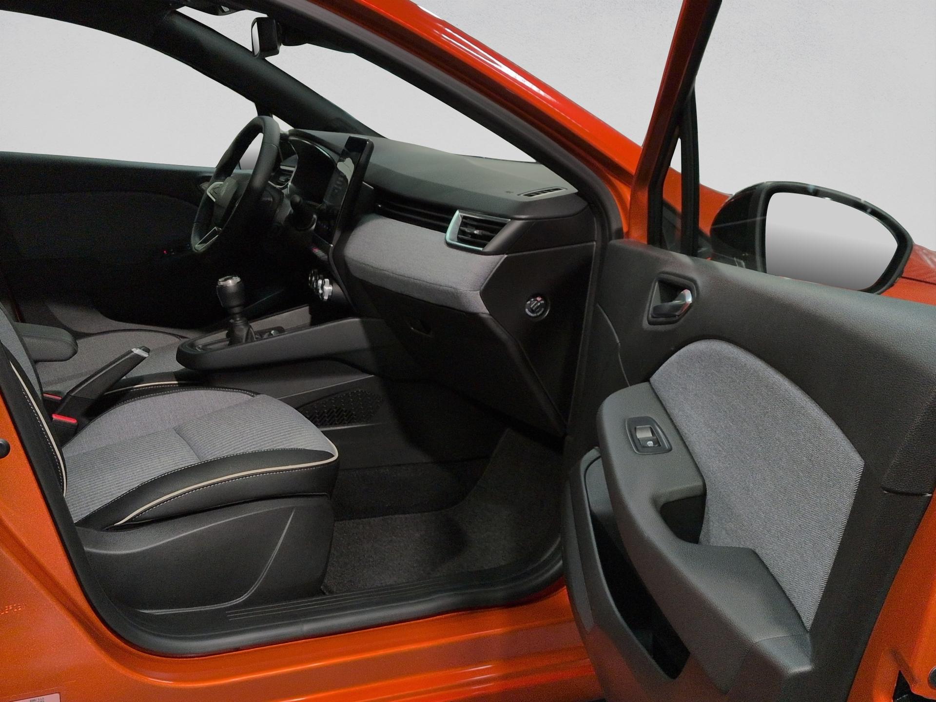 RENAULT Clio 1.0 Techno-image-21