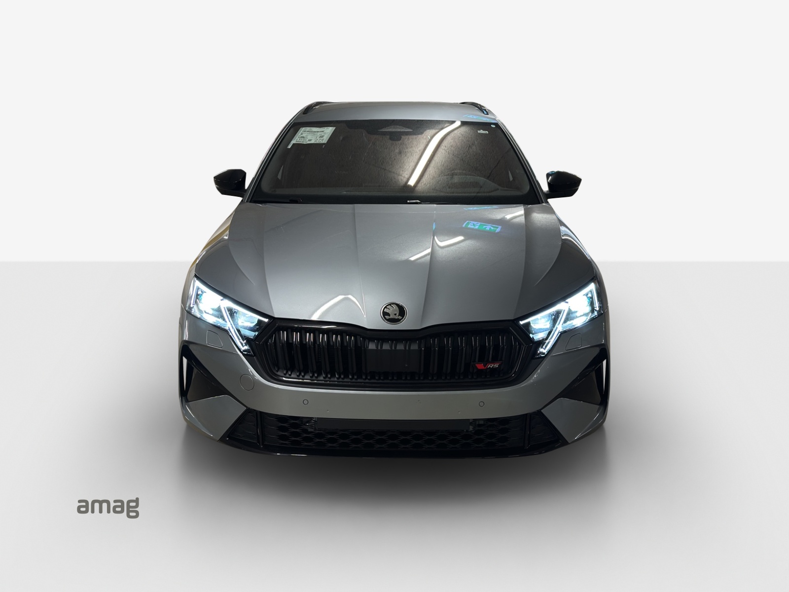 SKODA Octavia Combi 2.0 TSI DSG RS 30 Years Edition-image-6