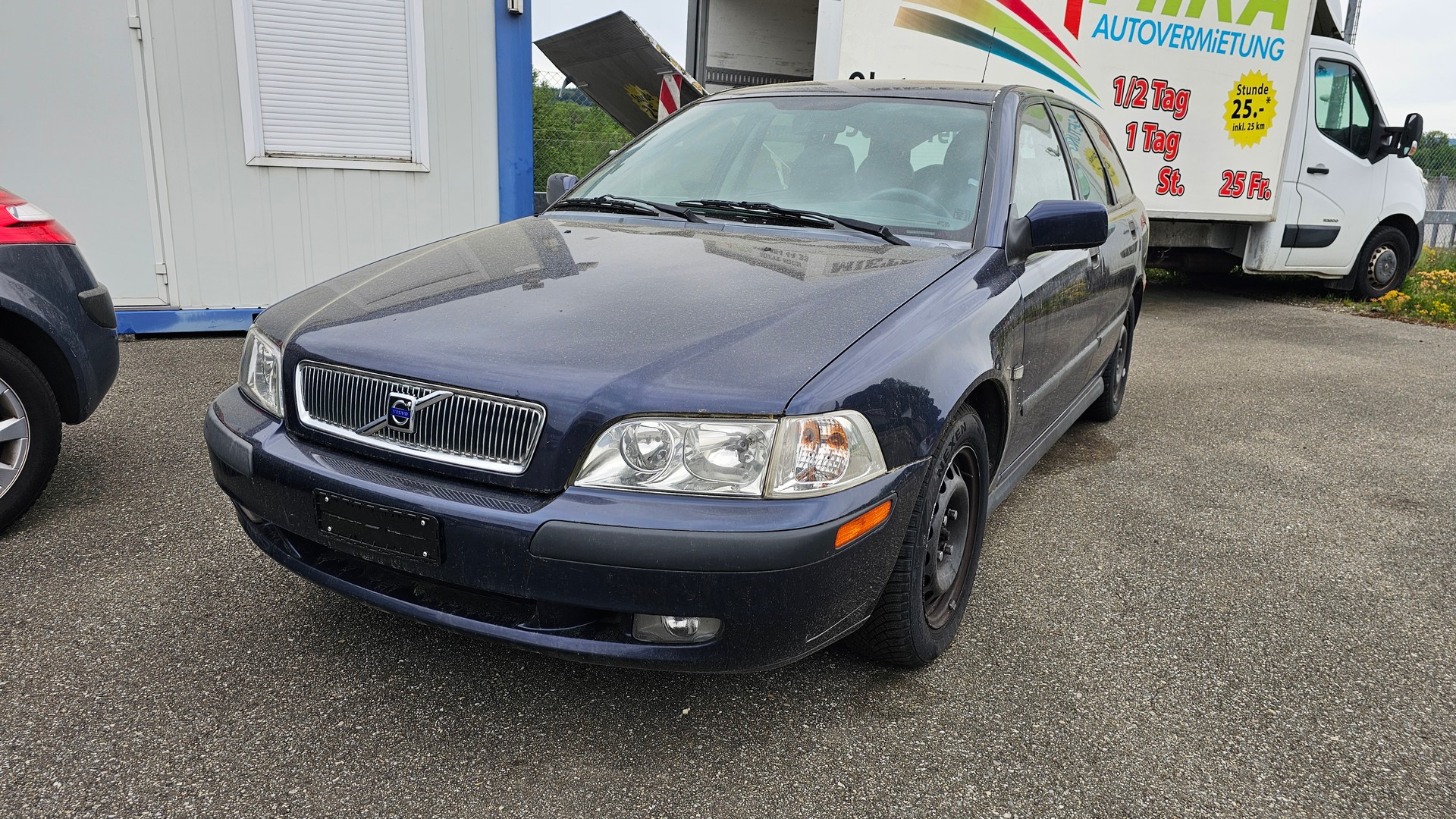 VOLVO V40 2.0T-image-0