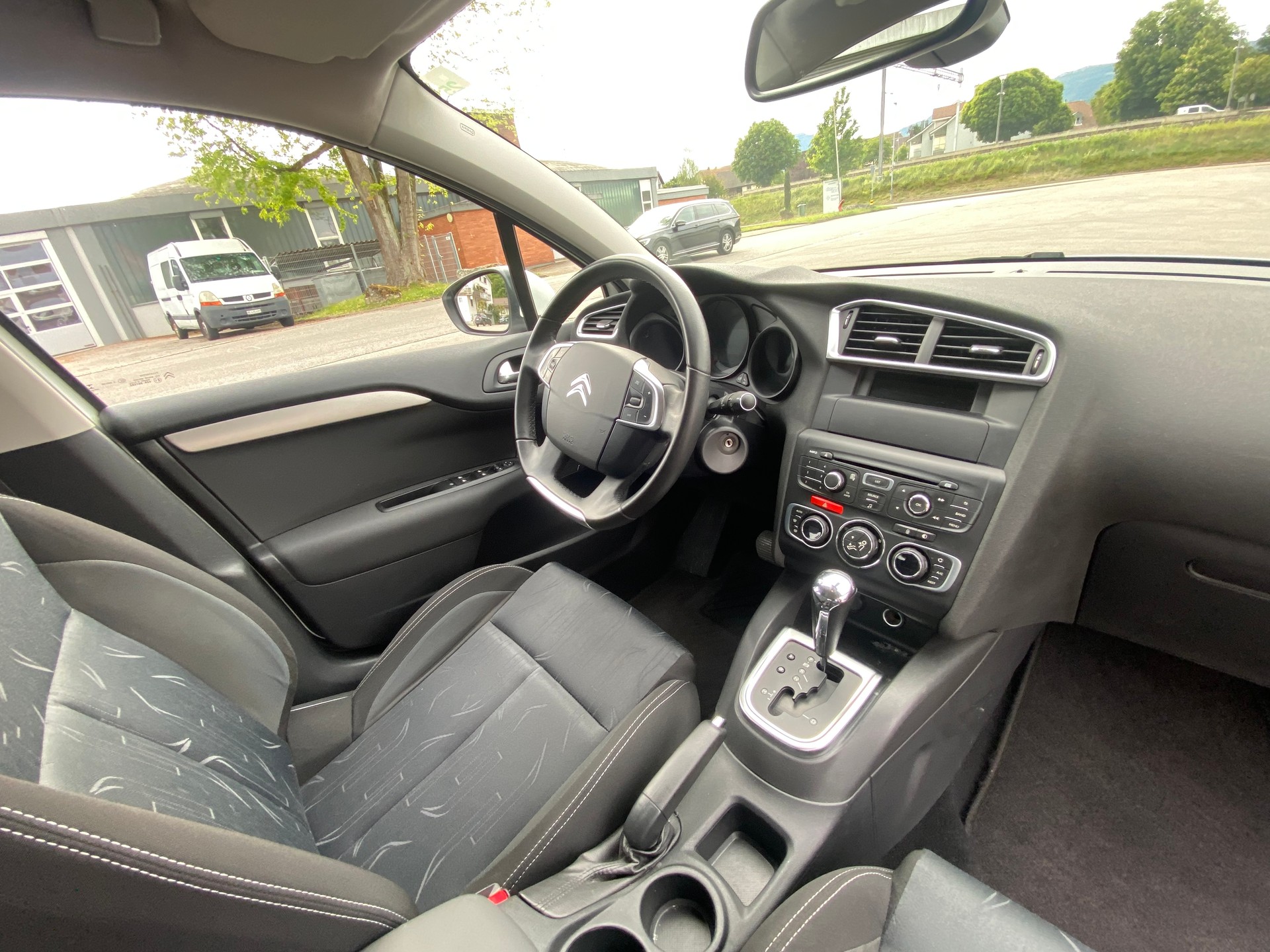 CITROEN C4 Berline 1.6 VTi Séduction BVA4-image-18