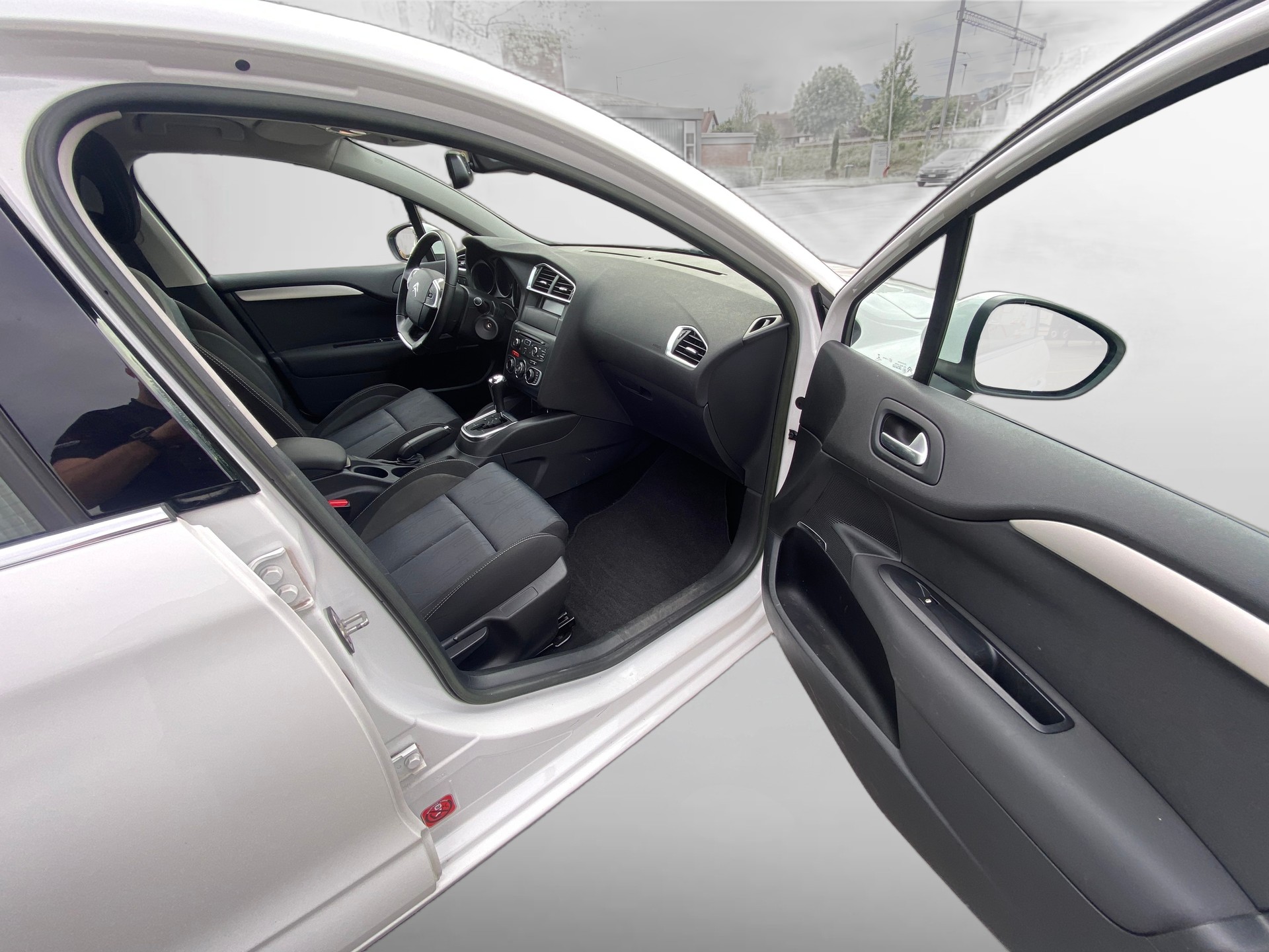 CITROEN C4 Berline 1.6 VTi Séduction BVA4-image-17