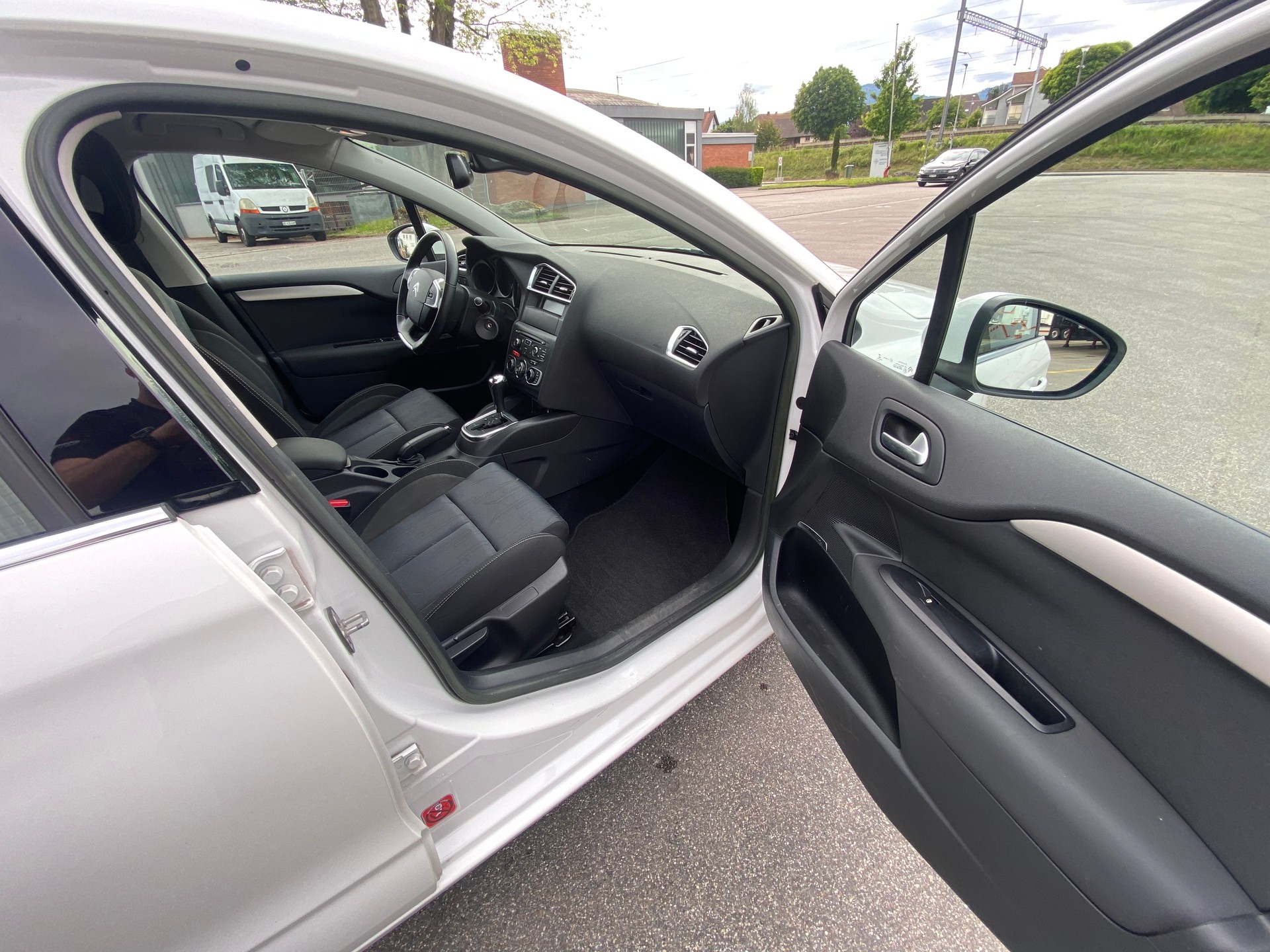 CITROEN C4 Berline 1.6 VTi Séduction BVA4-image-17
