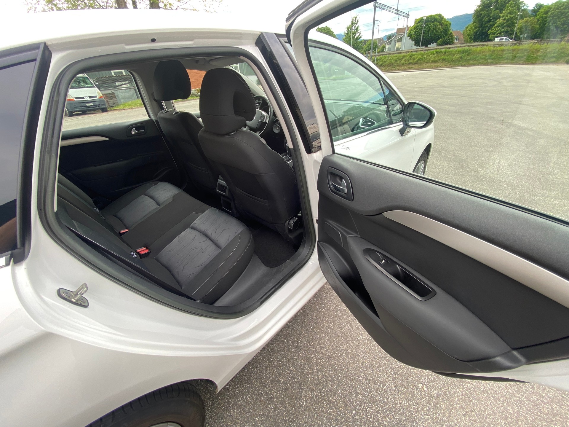 CITROEN C4 Berline 1.6 VTi Séduction BVA4-image-16