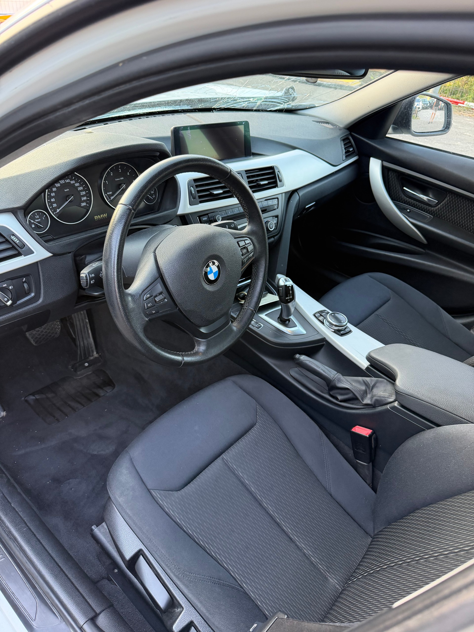 BMW 320d xDrive Touring Steptronic-image-7