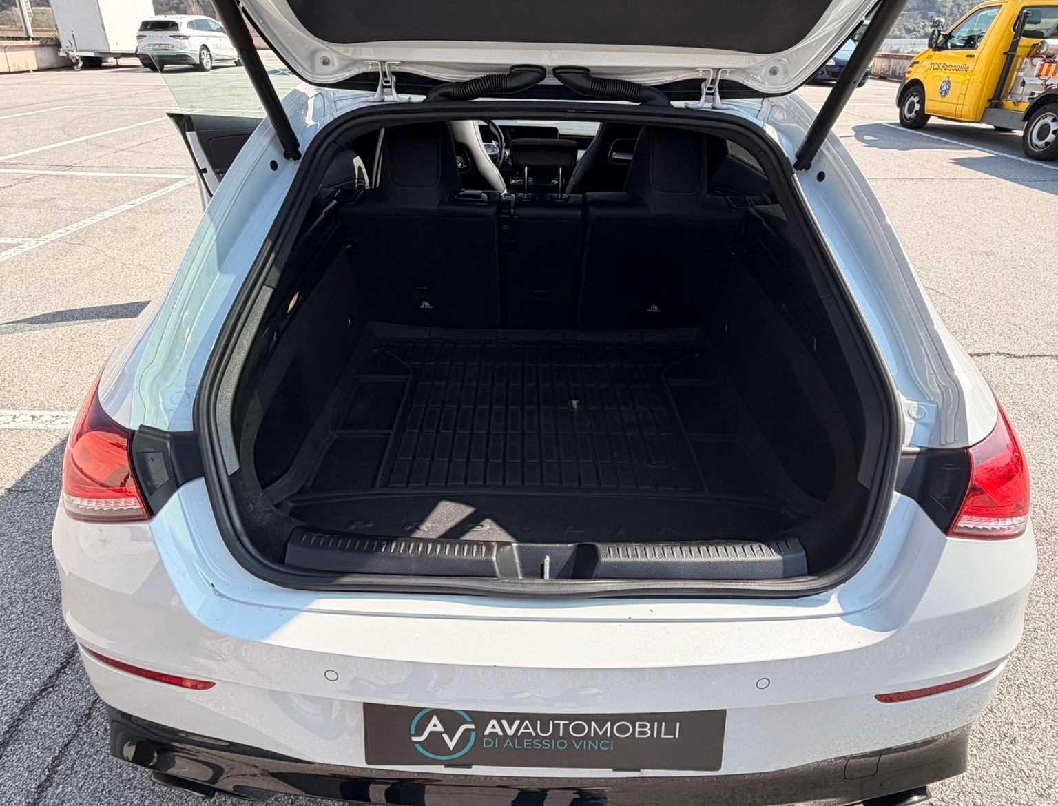 MERCEDES-BENZ CLA Shooting Brake 35 AMG 4Matic 7G-DCT-image-9