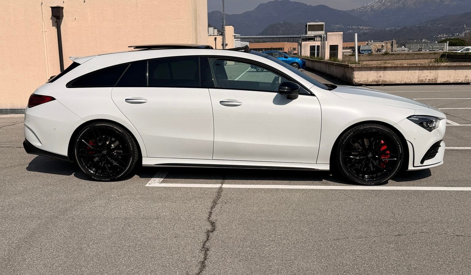MERCEDES-BENZ CLA Shooting Brake 35 AMG 4Matic 7G-DCT-image-2