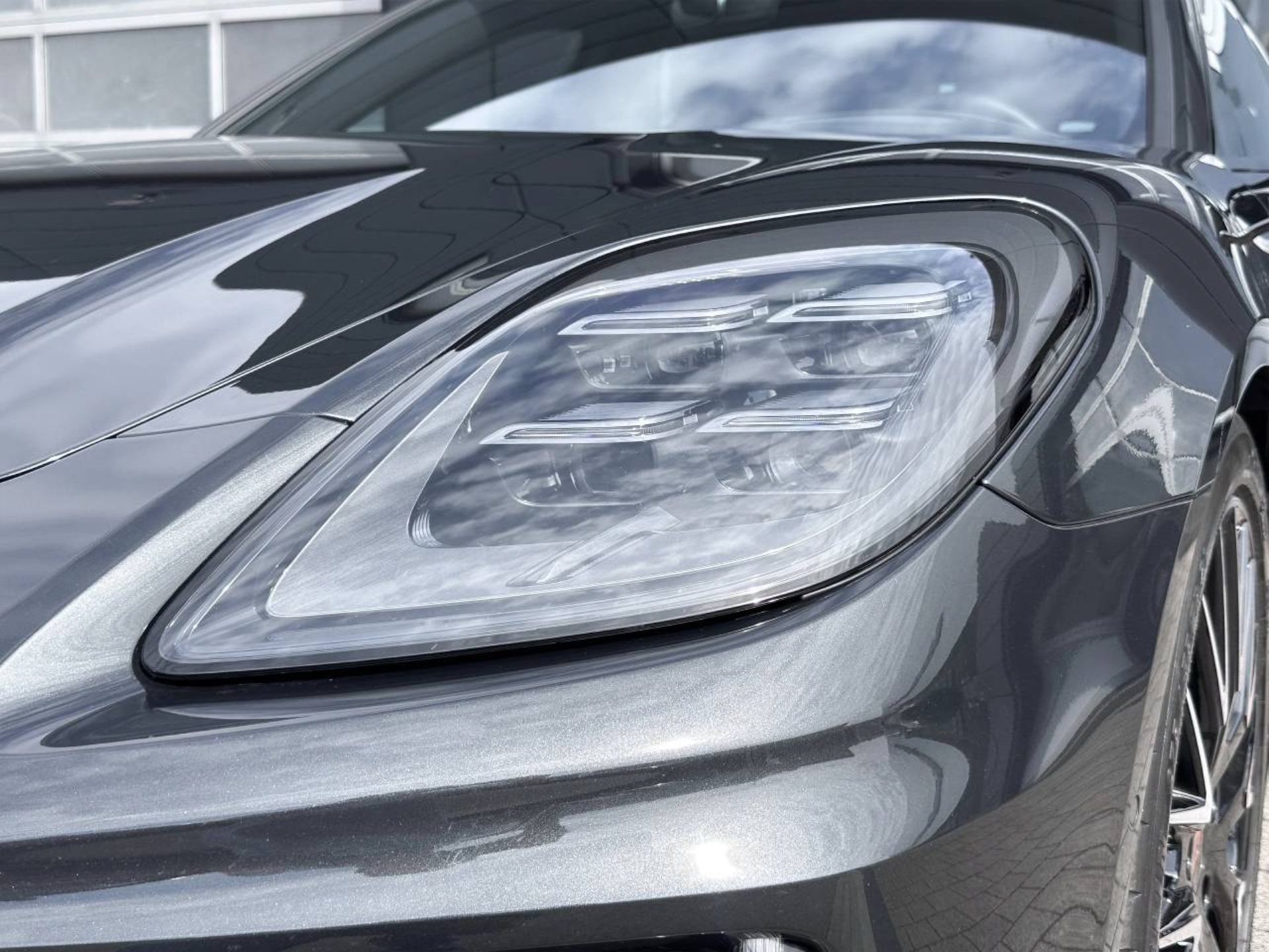 PORSCHE Panamera 4S E-Hybrid-image-25