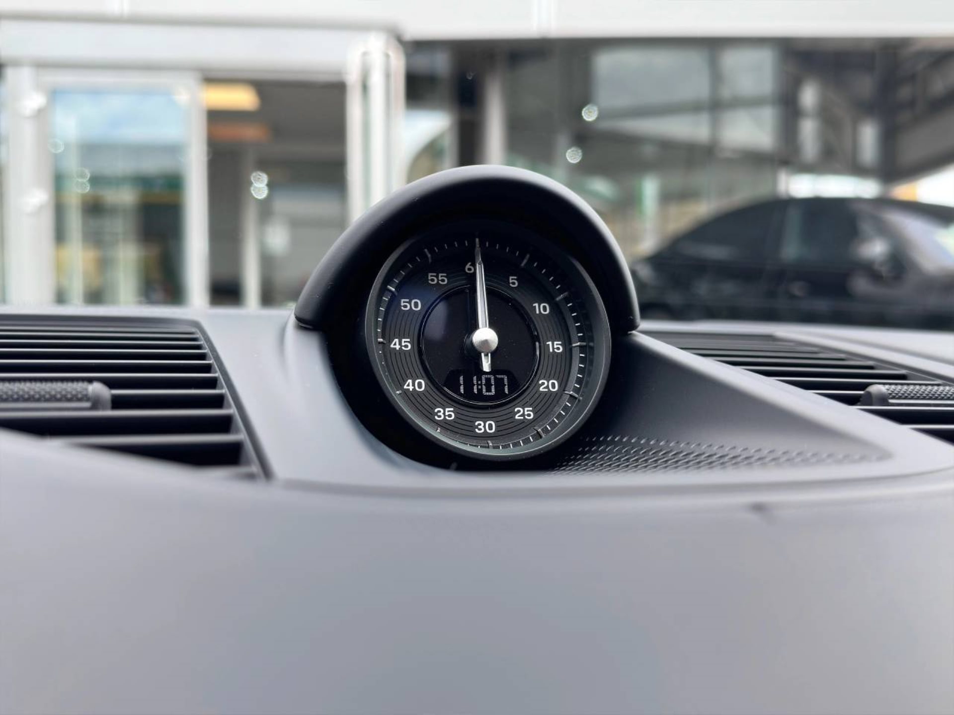 PORSCHE Panamera 4S E-Hybrid-image-23