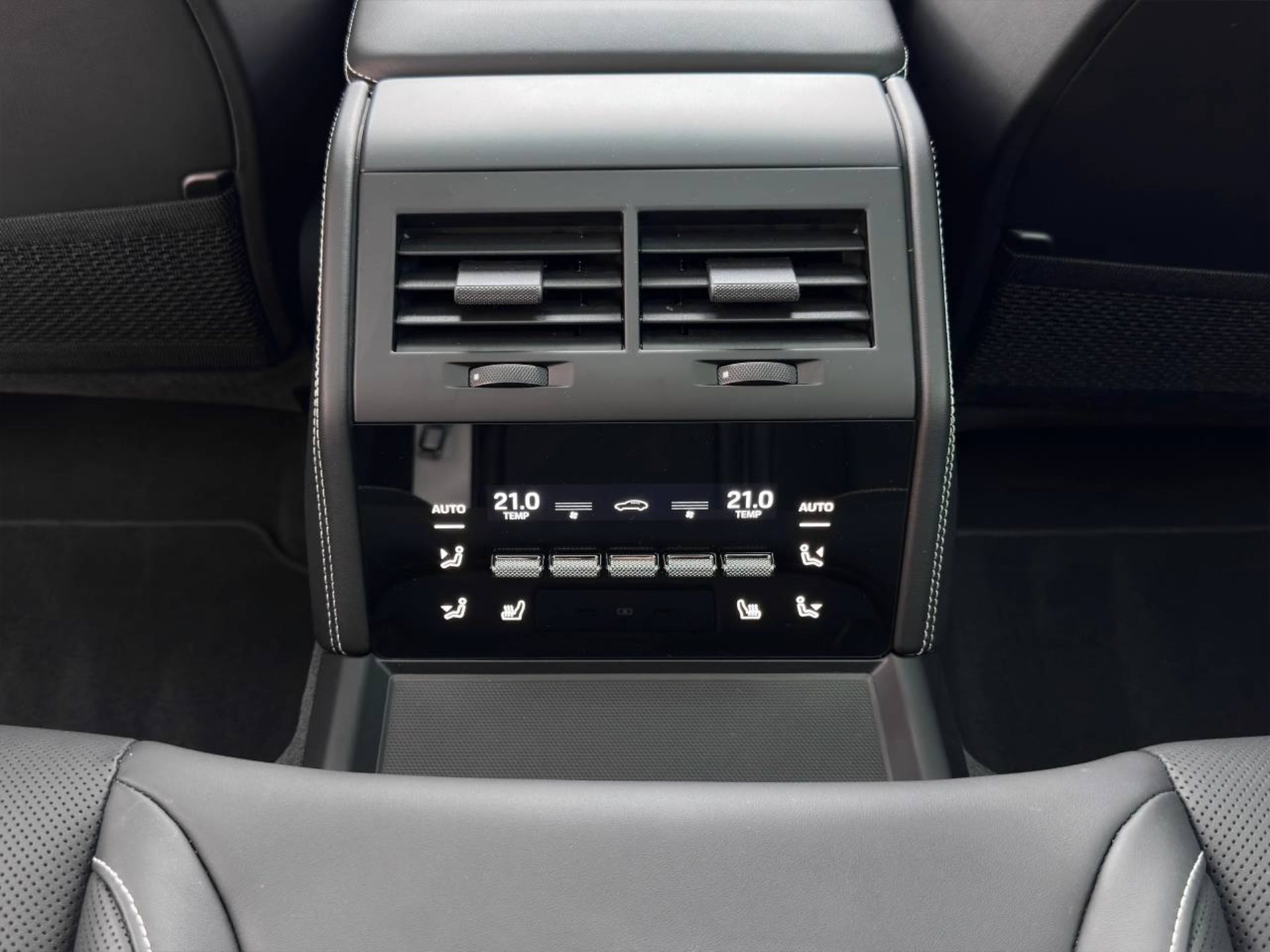 PORSCHE Panamera 4S E-Hybrid-image-21