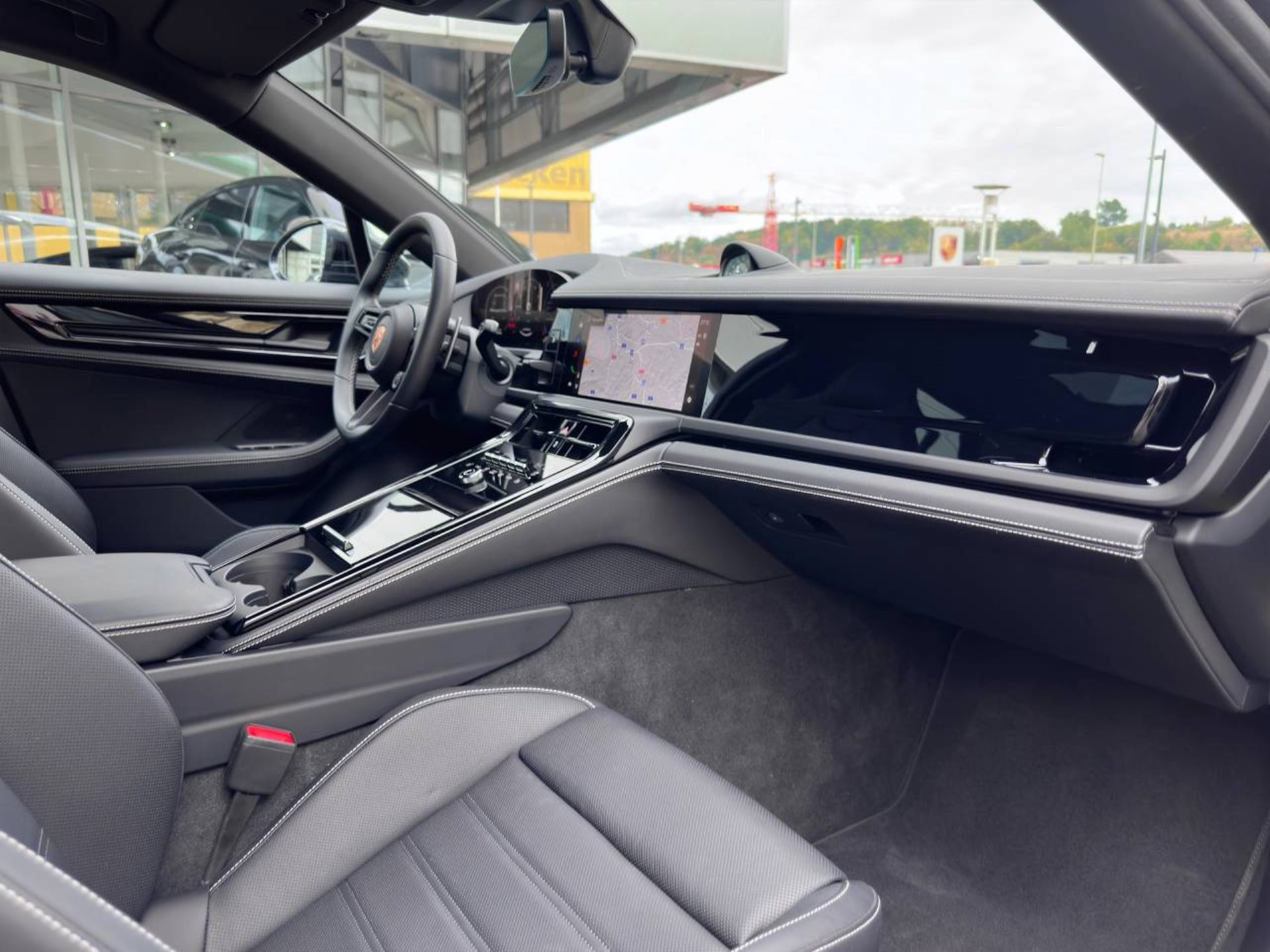 PORSCHE Panamera 4S E-Hybrid-image-19