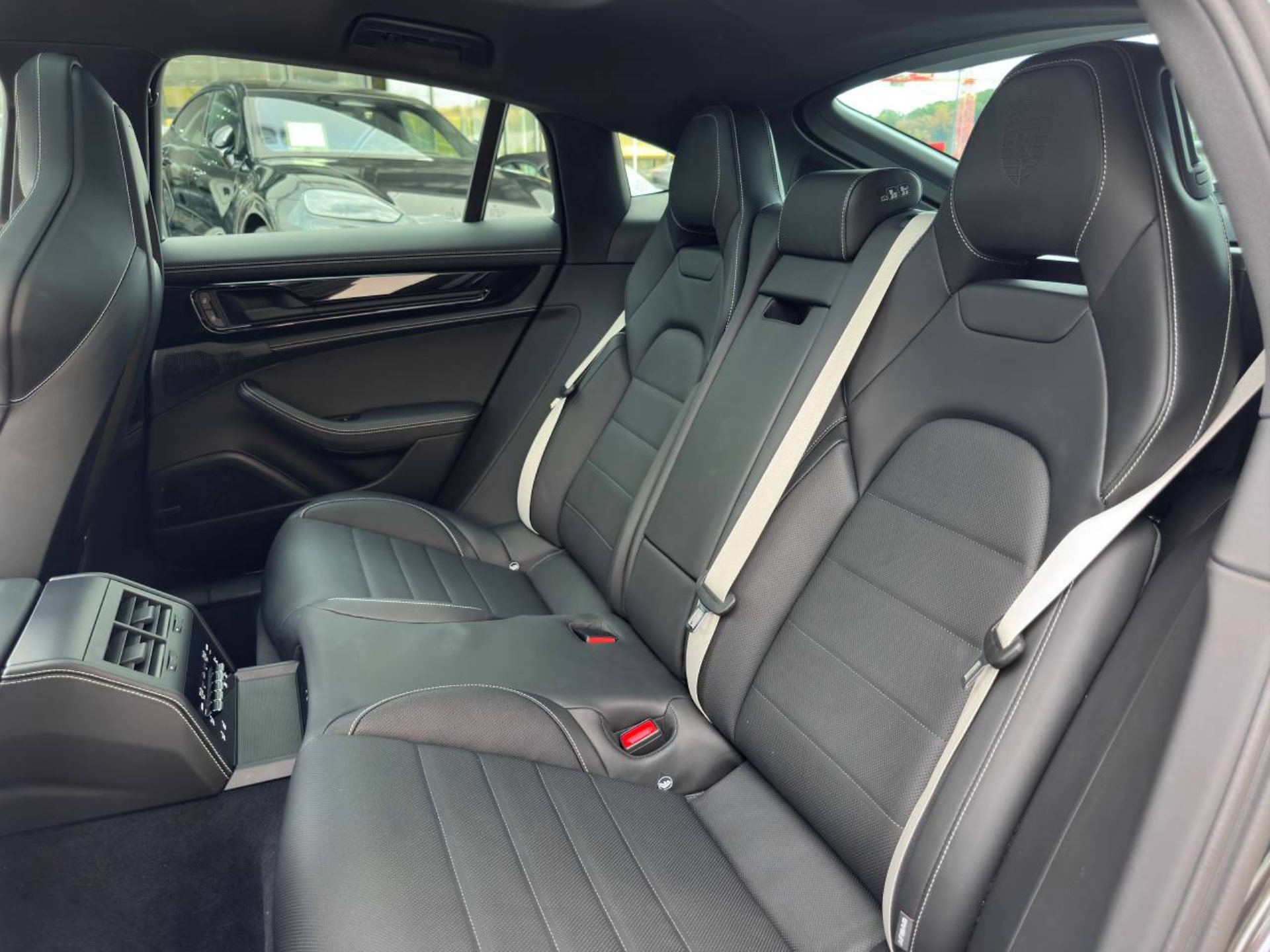 PORSCHE Panamera 4S E-Hybrid-image-22