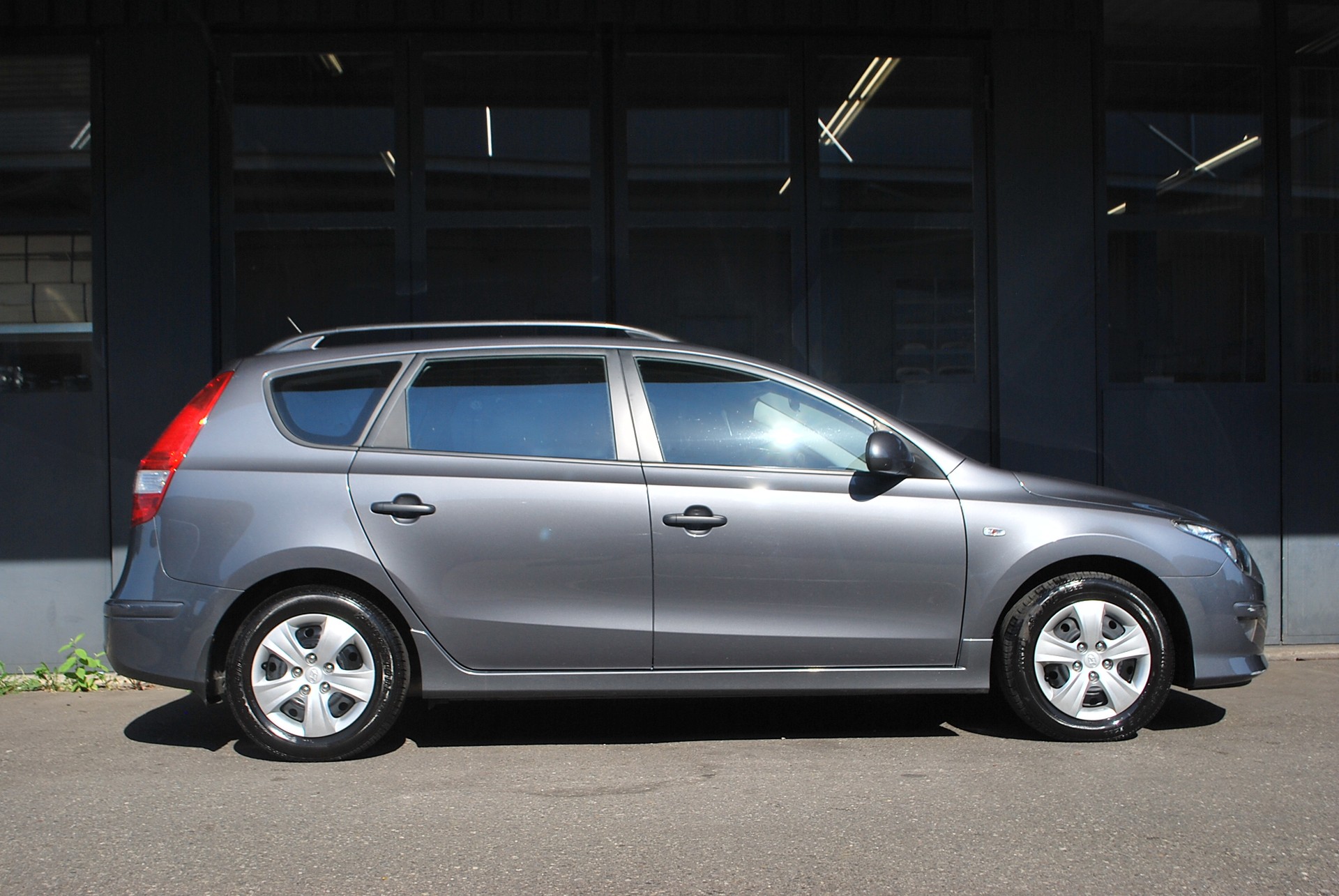 HYUNDAI i30 Wagon 1.6 CRDi Style-image-2