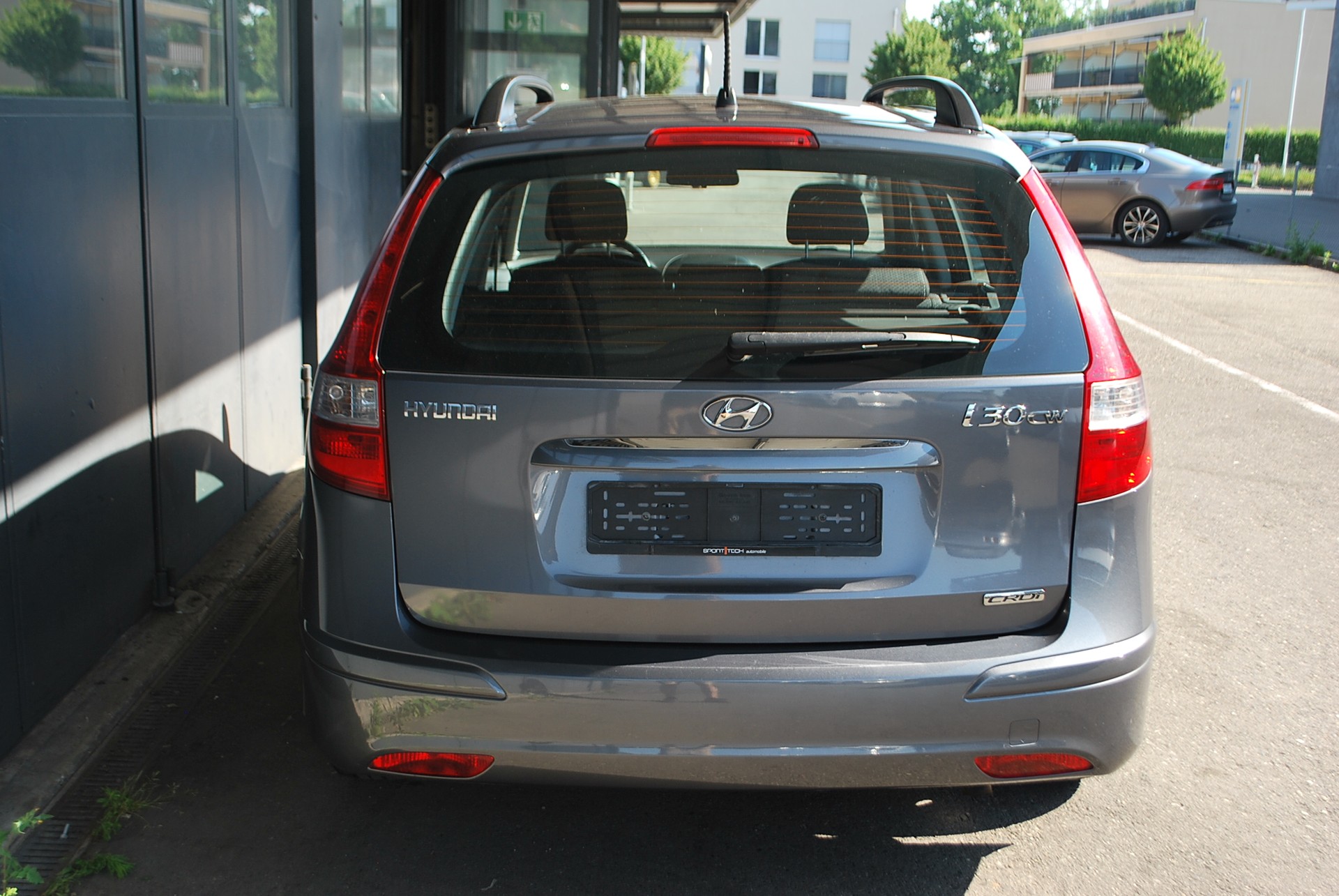 HYUNDAI i30 Wagon 1.6 CRDi Style-image-4
