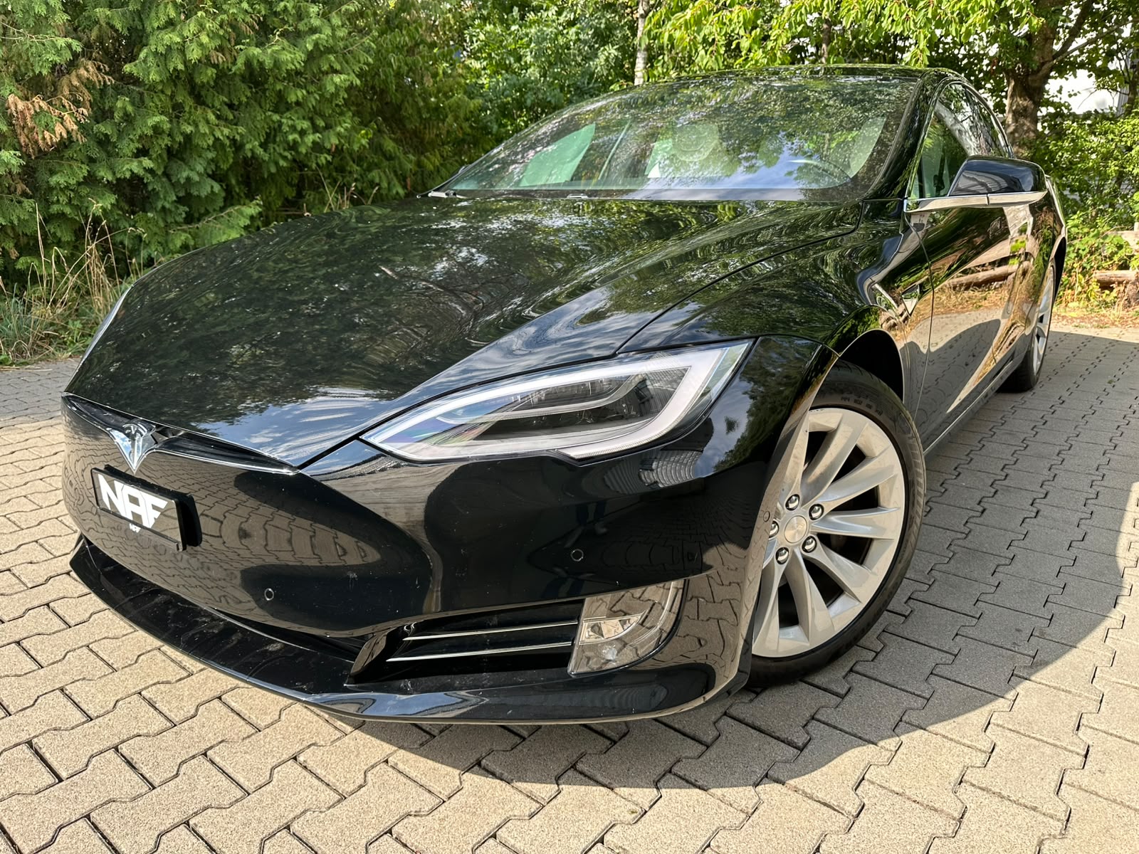 TESLA Model S 75 D-image-0